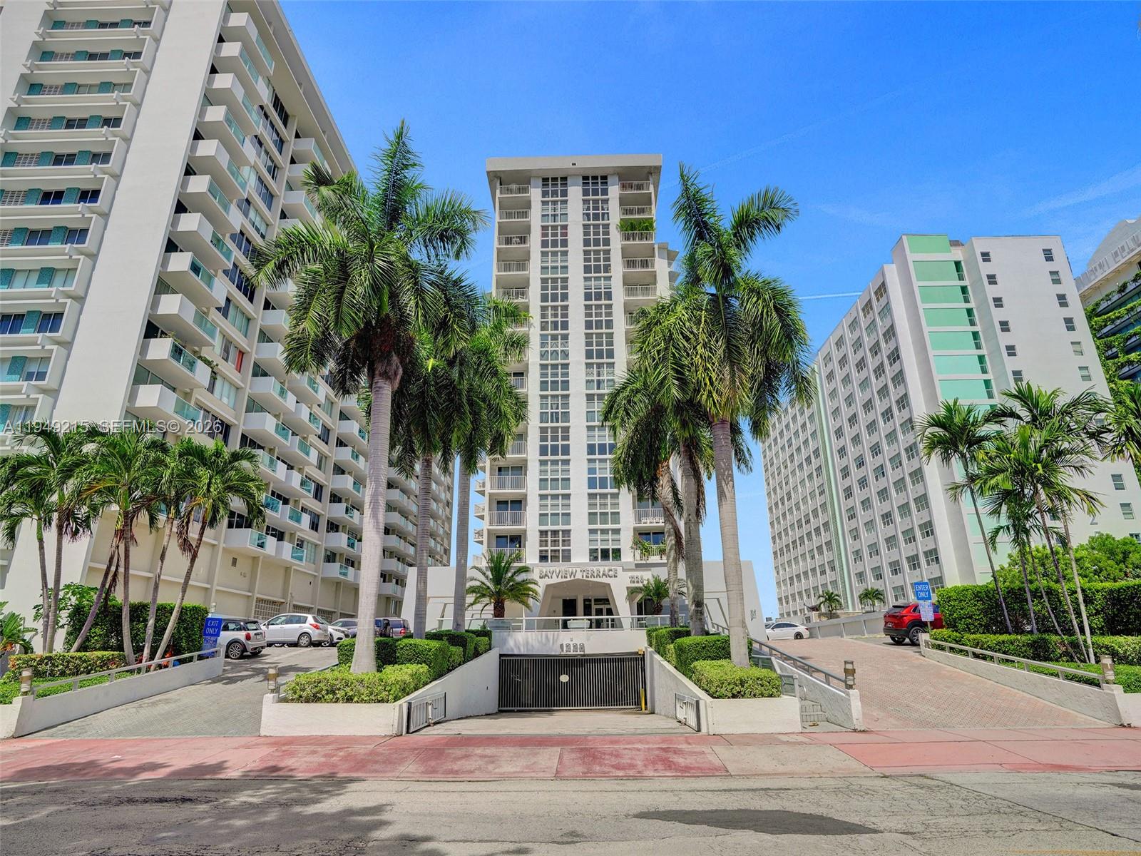 BAYVIEW TERR CONDO - Residential