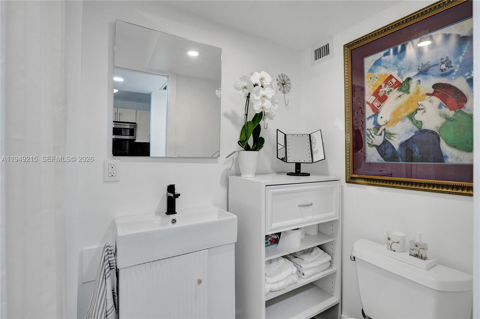 BAYVIEW TERR CONDO - Residential