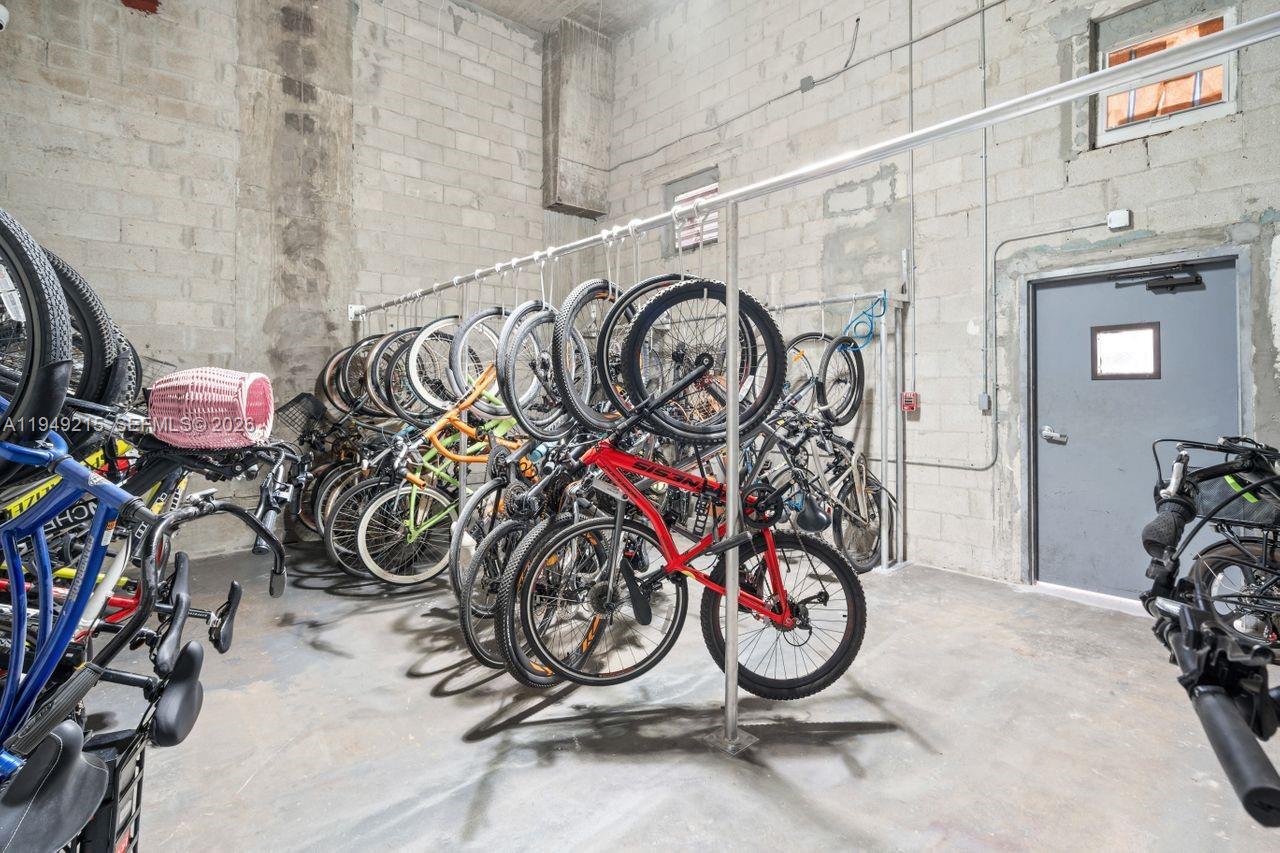 BAYVIEW TERR CONDO - Residential