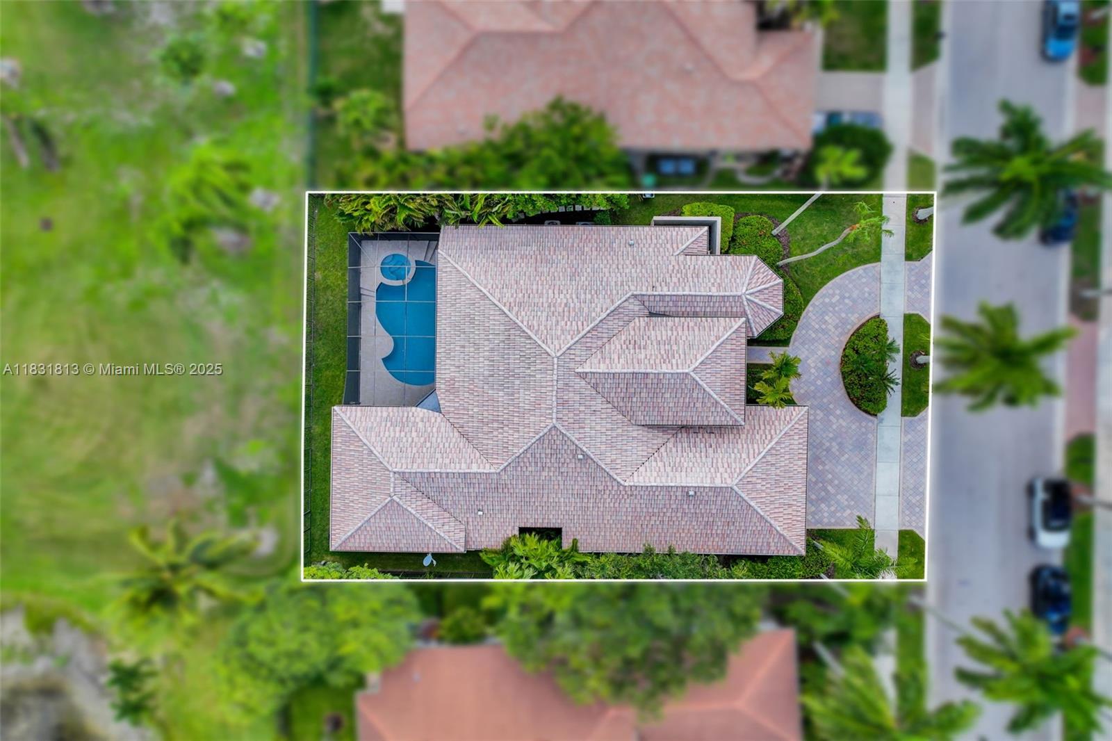 2583 Mayfair Ln