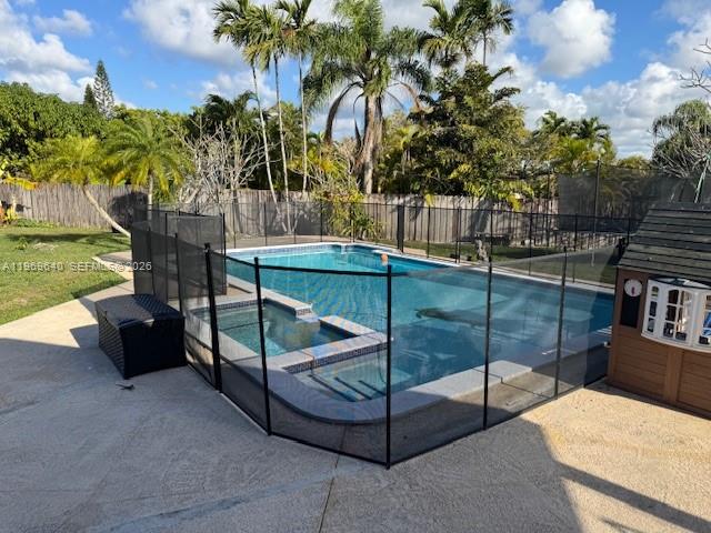 PARADISE PINES - Residential