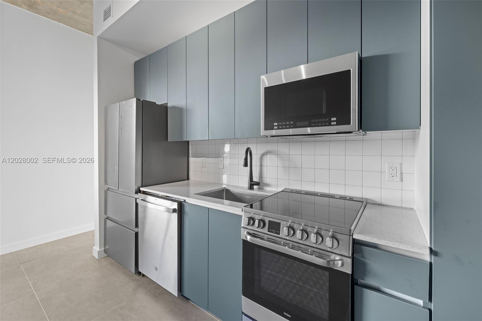 315 NW 32 ST 306