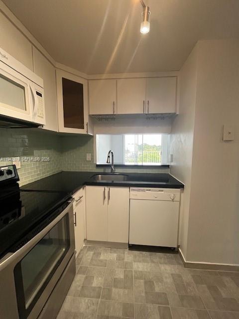 MONTECARLO CONDO - Residential Lease