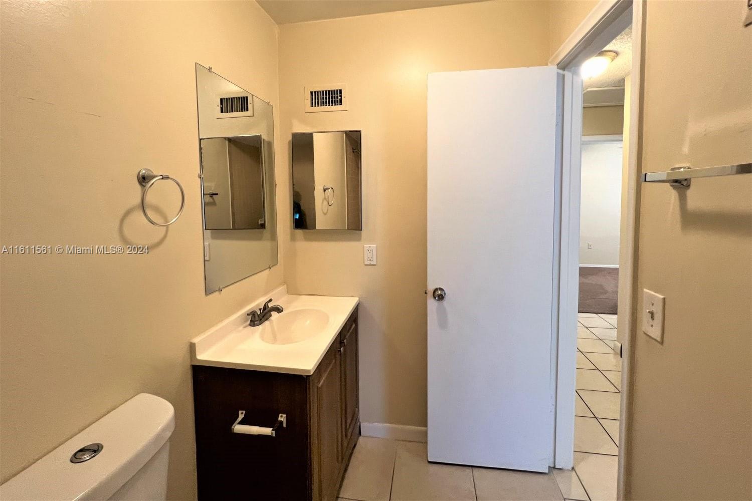 SUNRISE GOLF VILLAGE SEC - Residential Lease