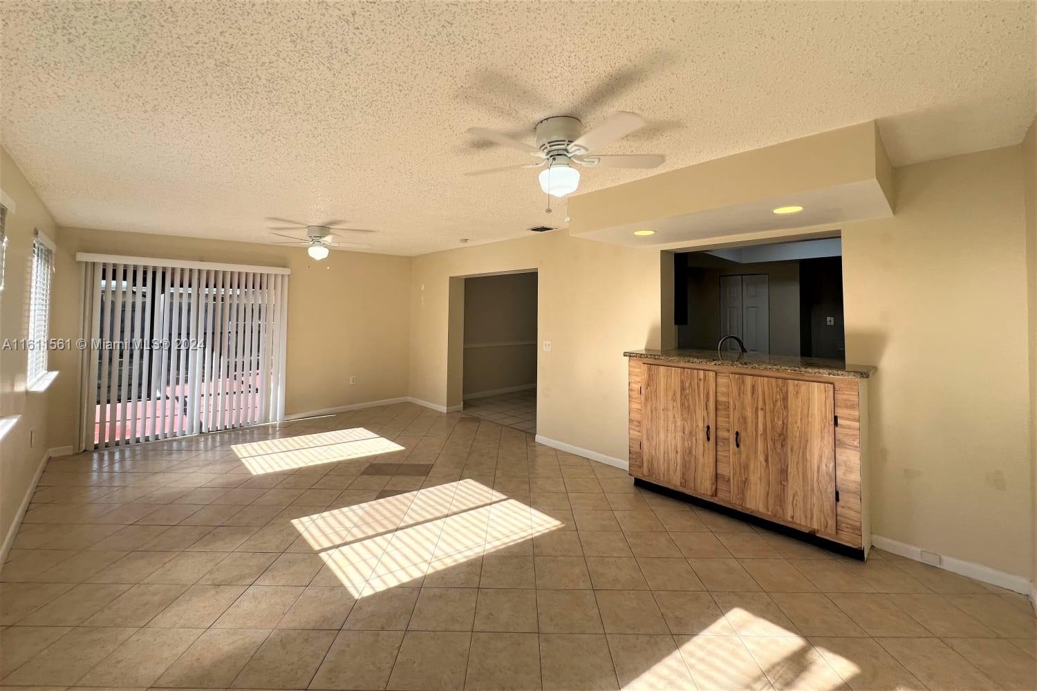 SUNRISE GOLF VILLAGE SEC - Residential Lease