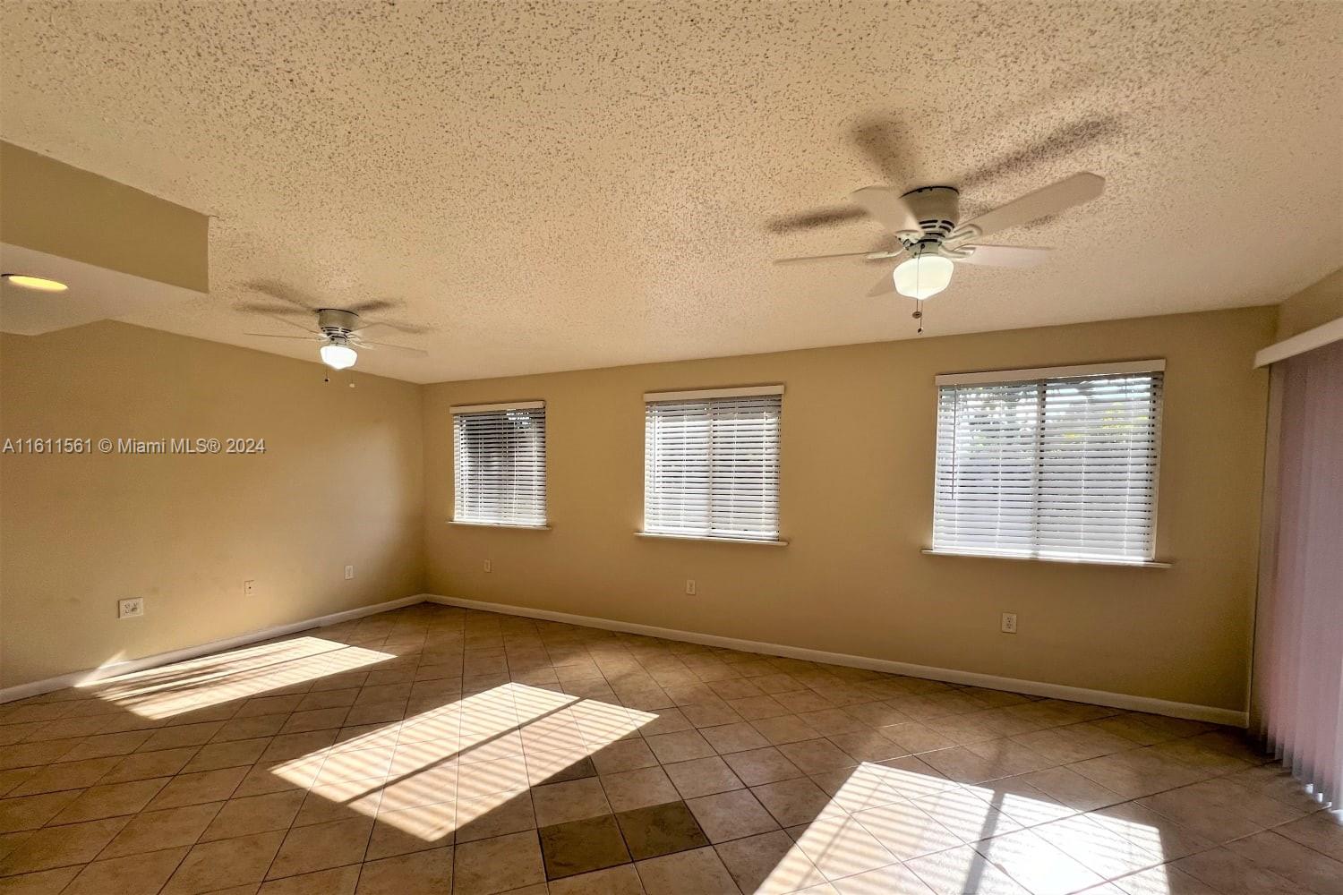 SUNRISE GOLF VILLAGE SEC - Residential Lease