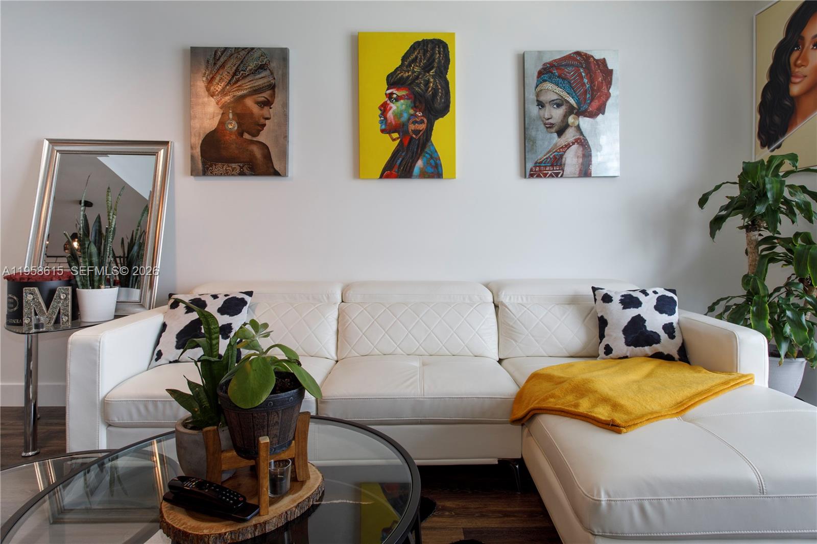 LATITUDE ON THE RIVER - Residential