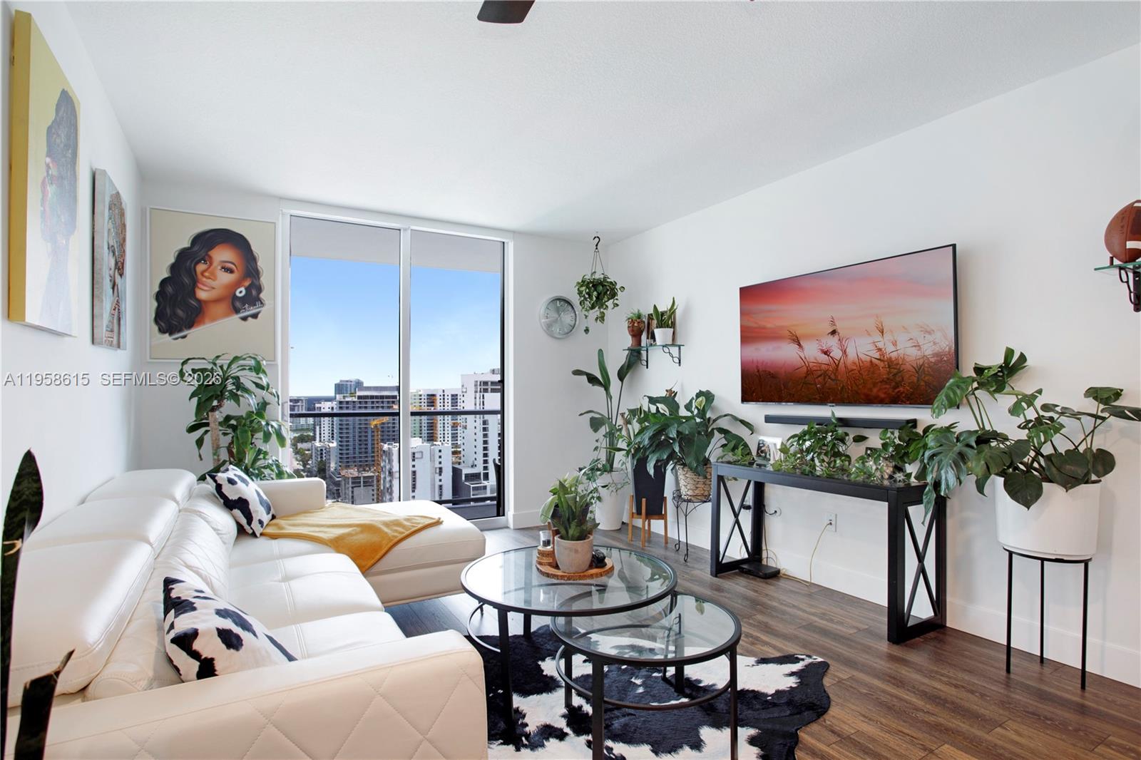 LATITUDE ON THE RIVER - Residential