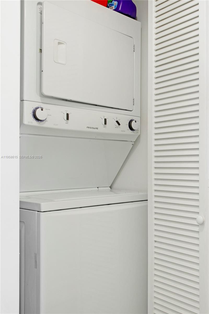 LATITUDE ON THE RIVER - Residential