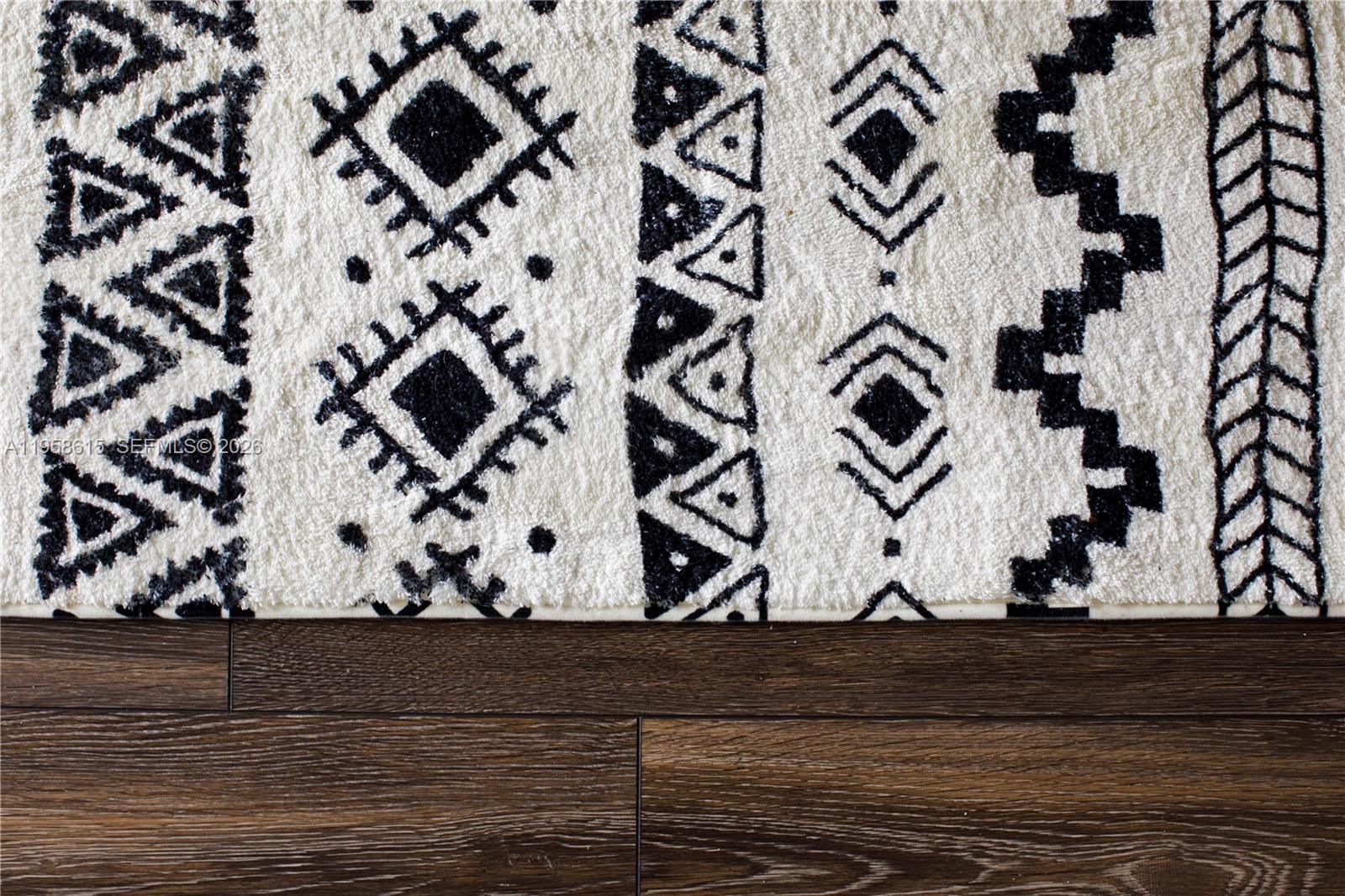 LATITUDE ON THE RIVER - Residential