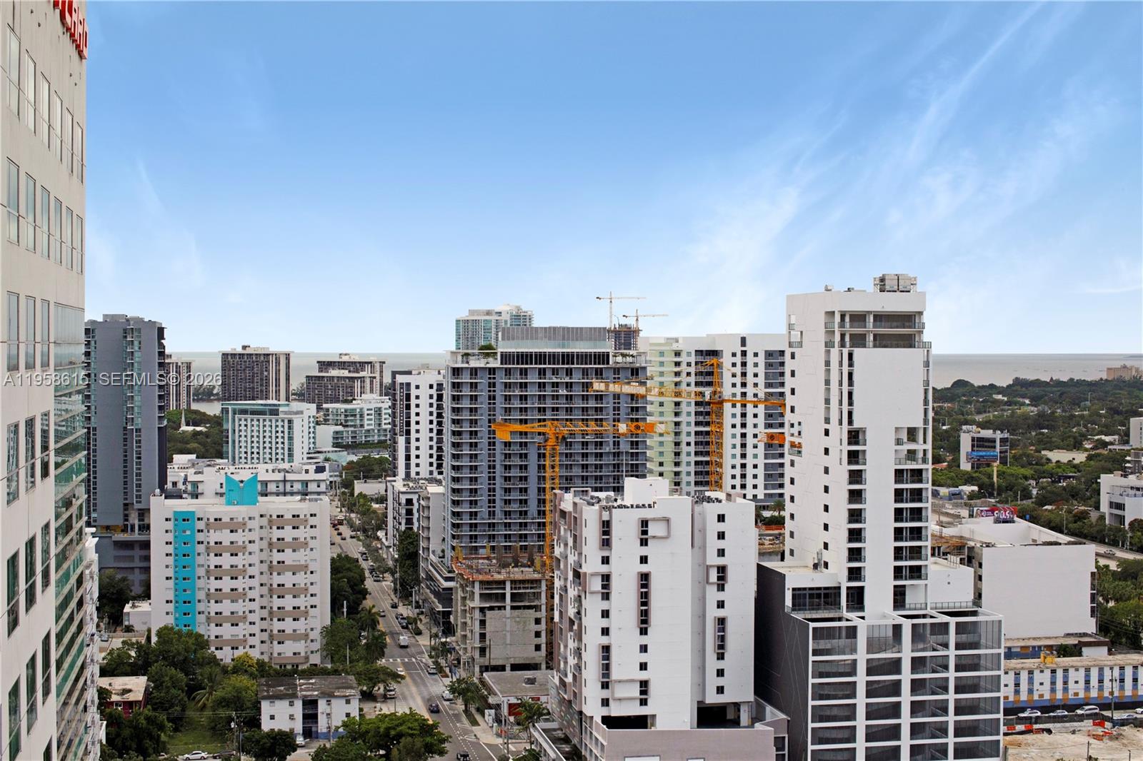 LATITUDE ON THE RIVER - Residential