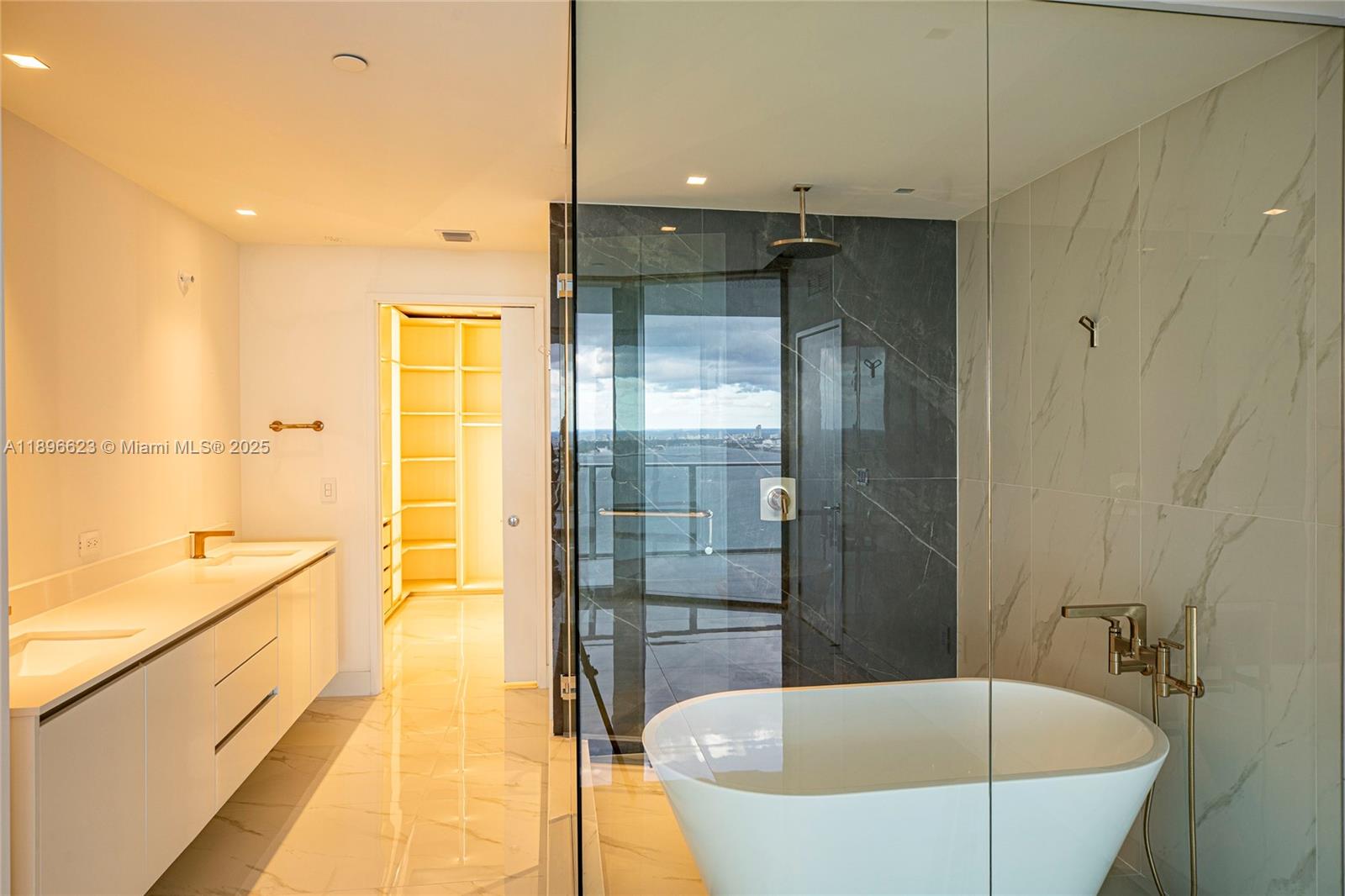 Aria Reserve Miami - Residential