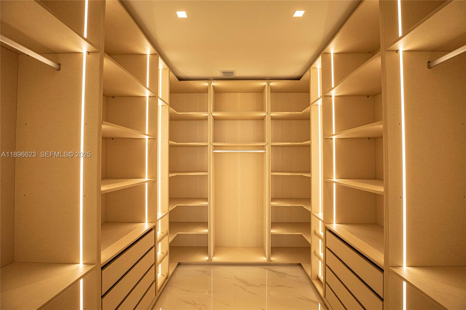 Aria Reserve Miami - Residential