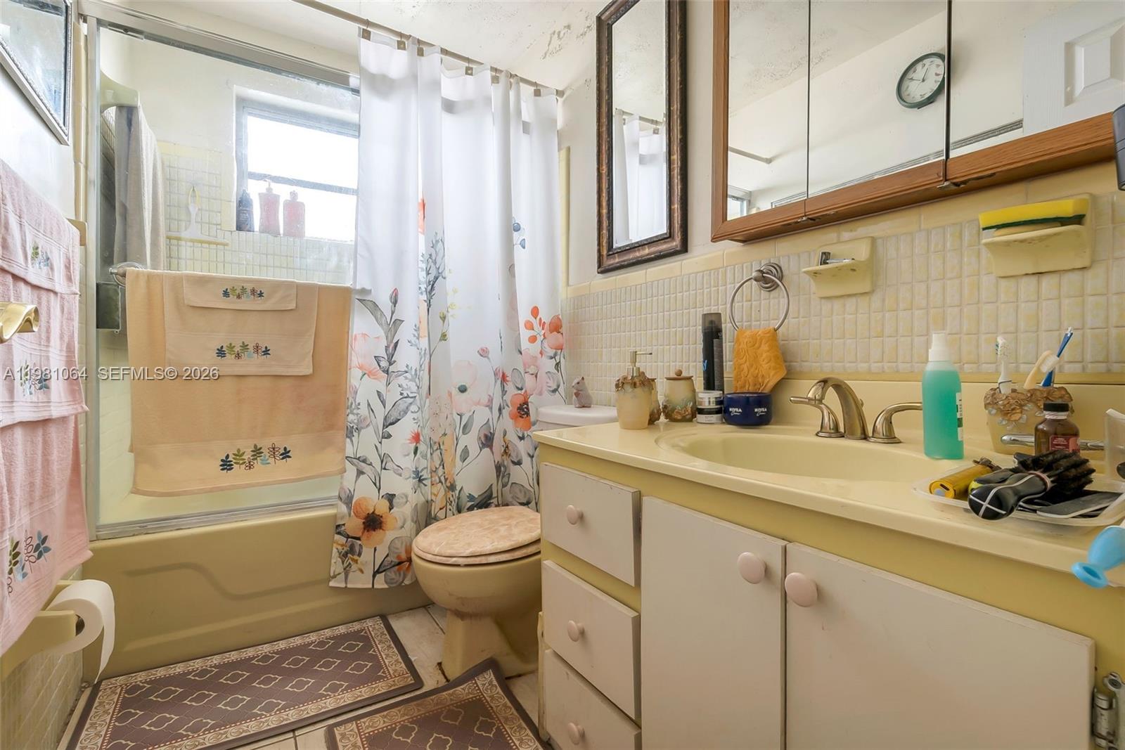 GRAPELAND HEIGHTS - Residential