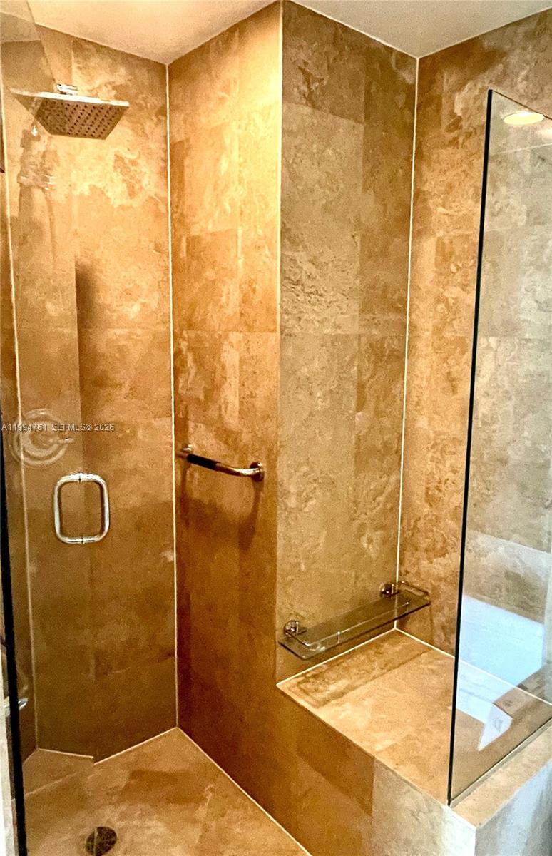 MET 1 CONDO - Residential Lease