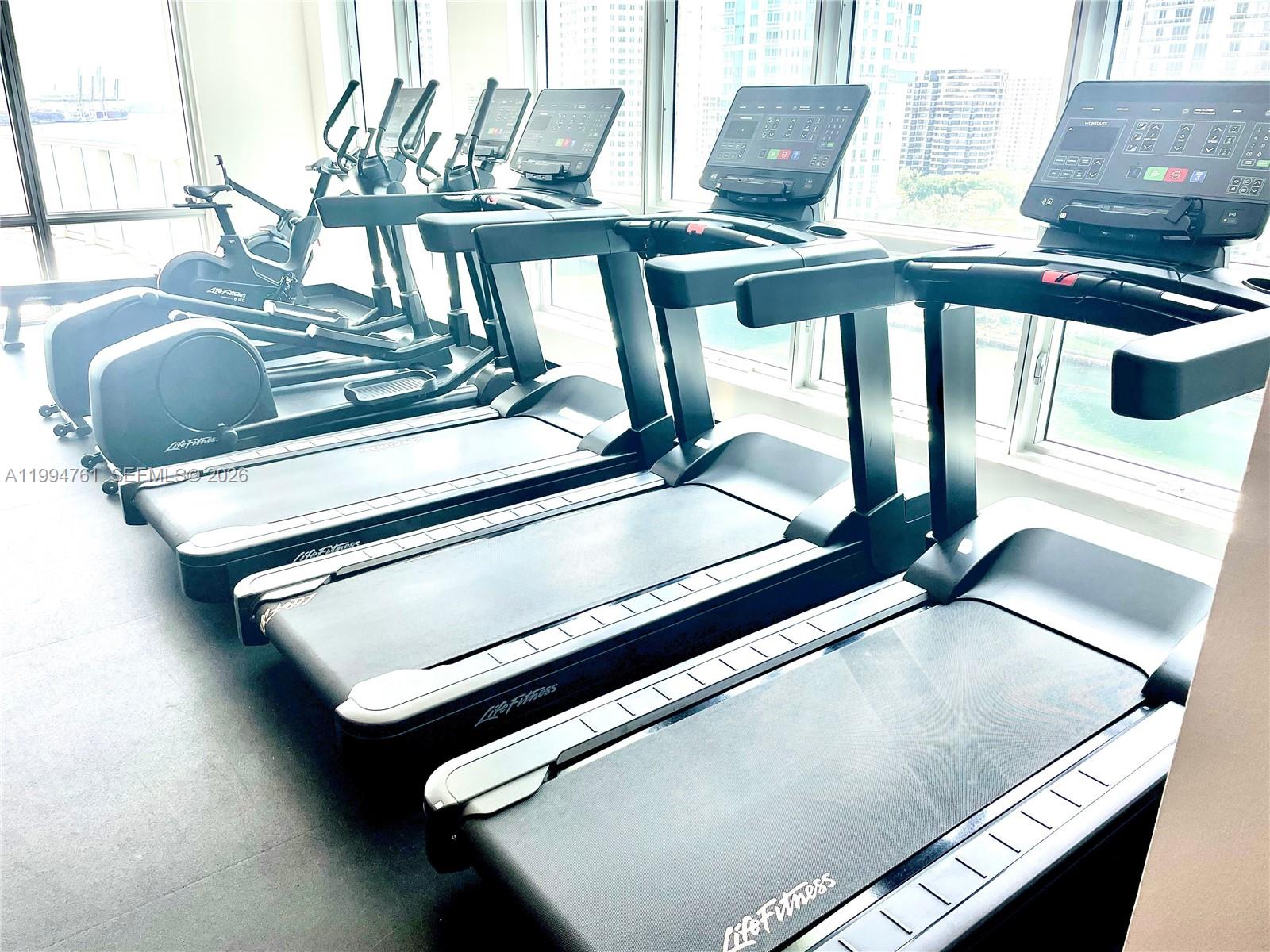 MET 1 CONDO - Residential Lease