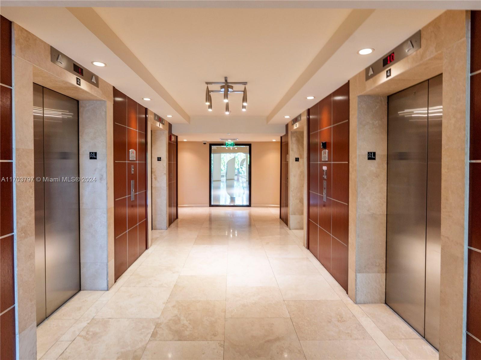 THE METROPOLITAN CONDO - Residential Lease