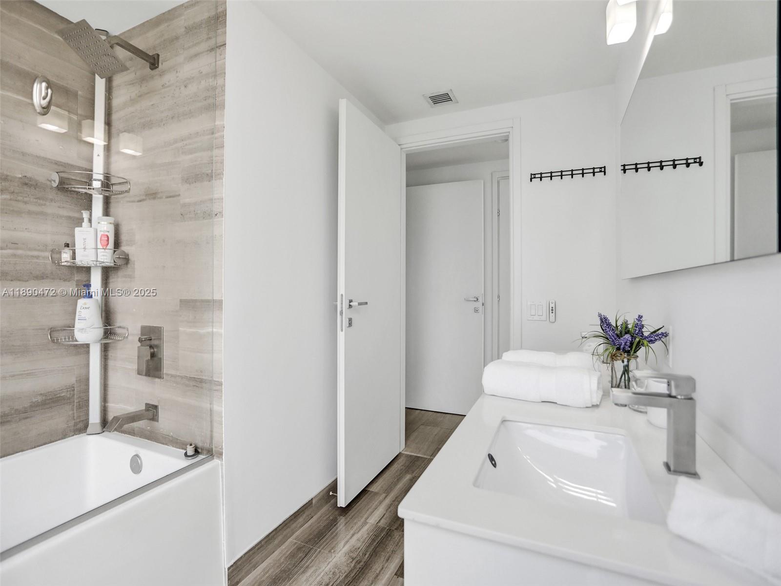 BRICKELLHOUSE CONDO - Residential Lease