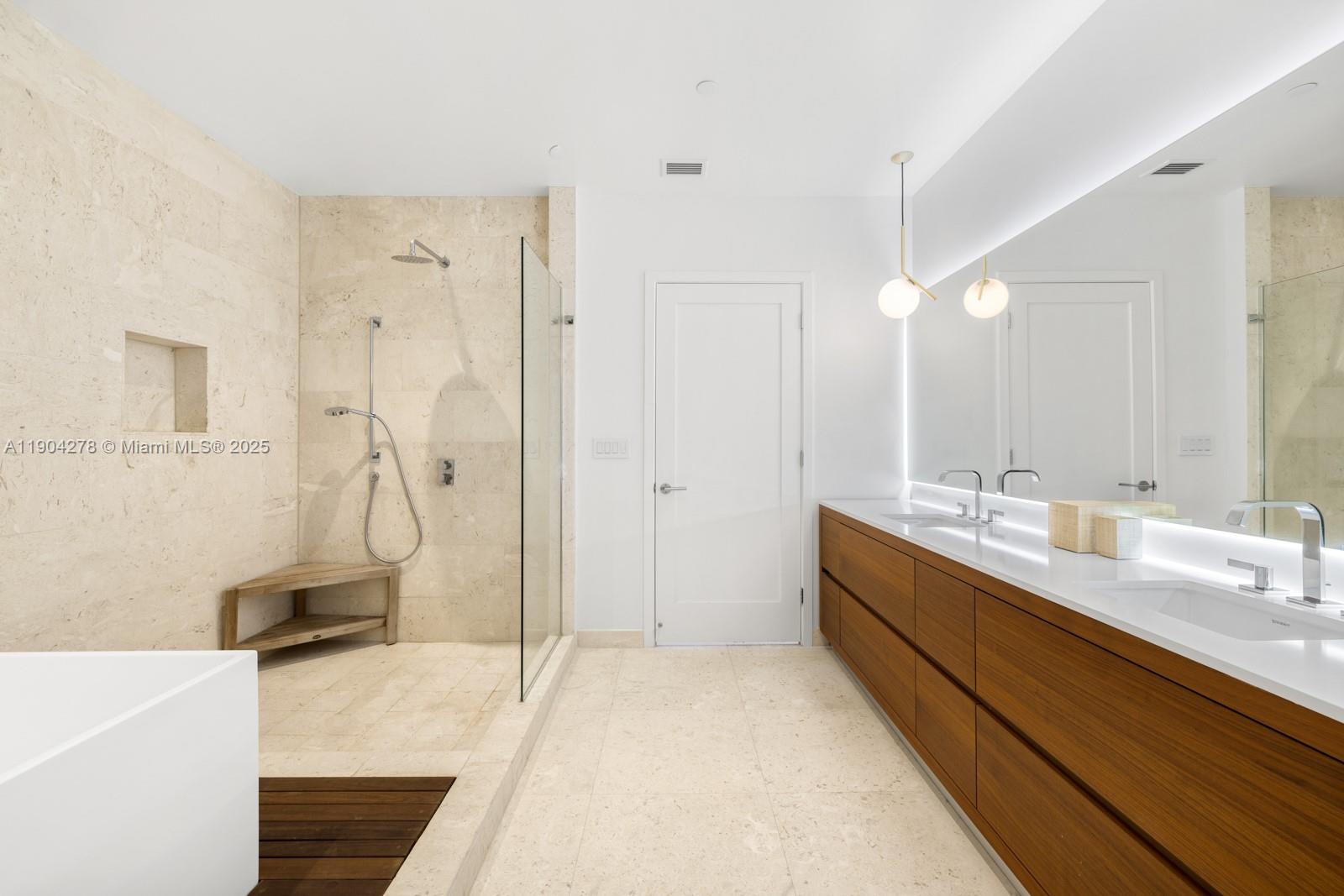 BRICKELLS FLAGLER - Residential