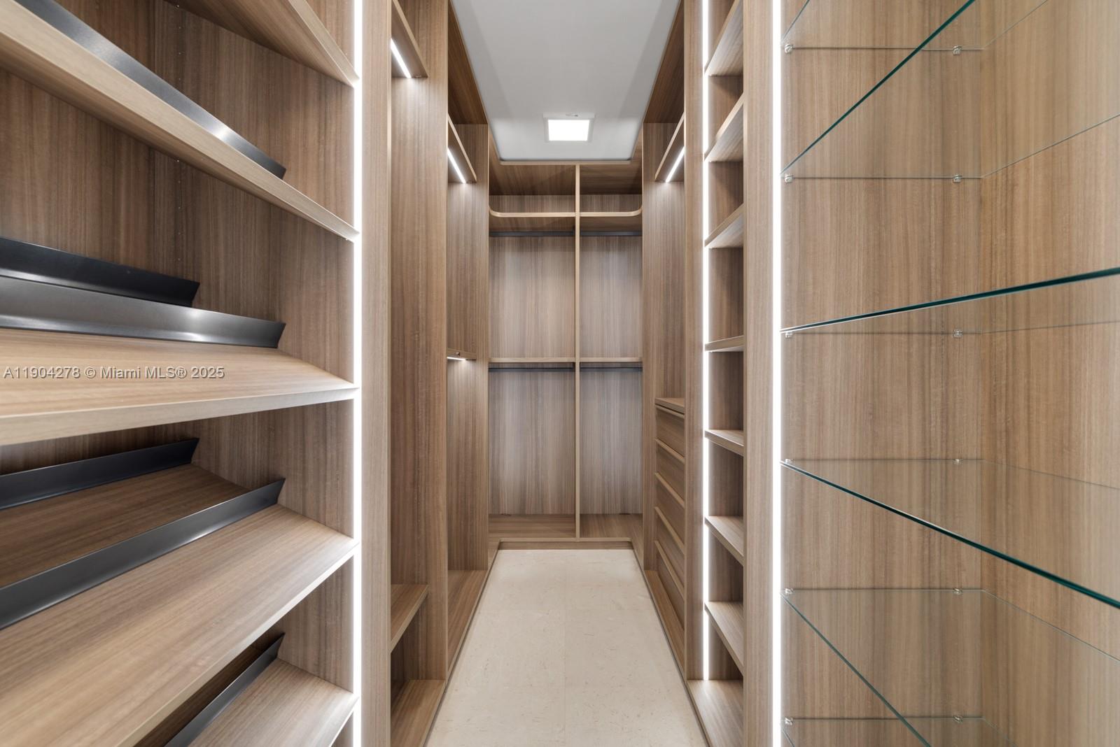 BRICKELLS FLAGLER - Residential