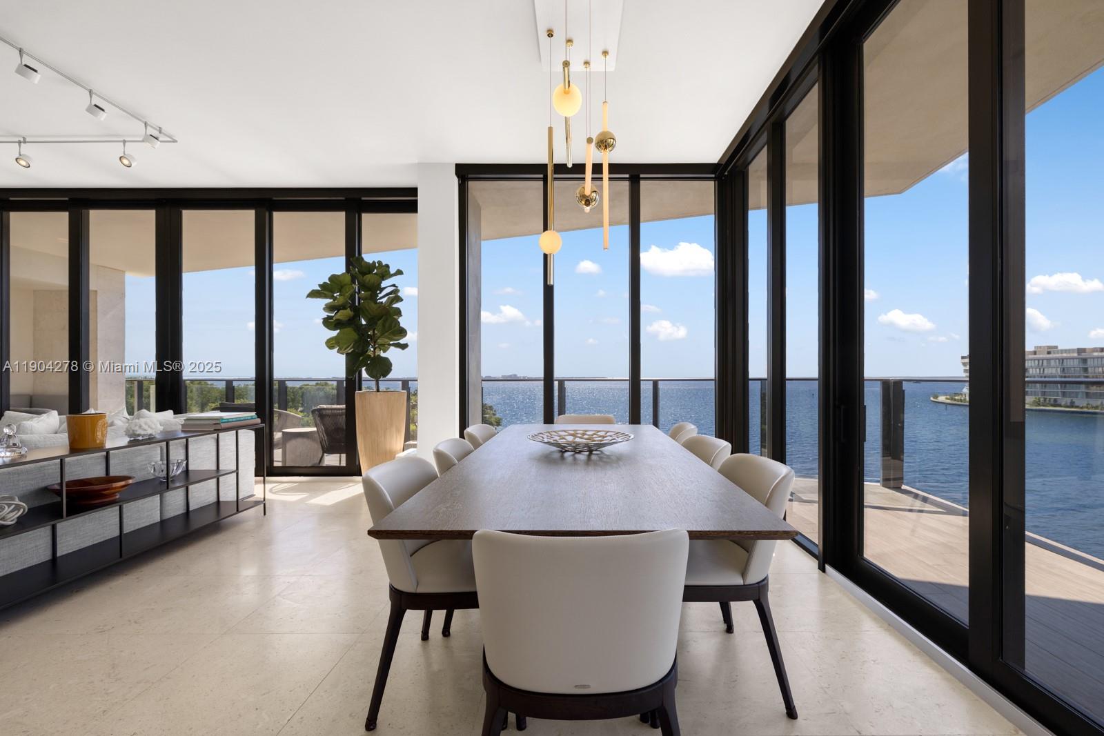 BRICKELLS FLAGLER - Residential