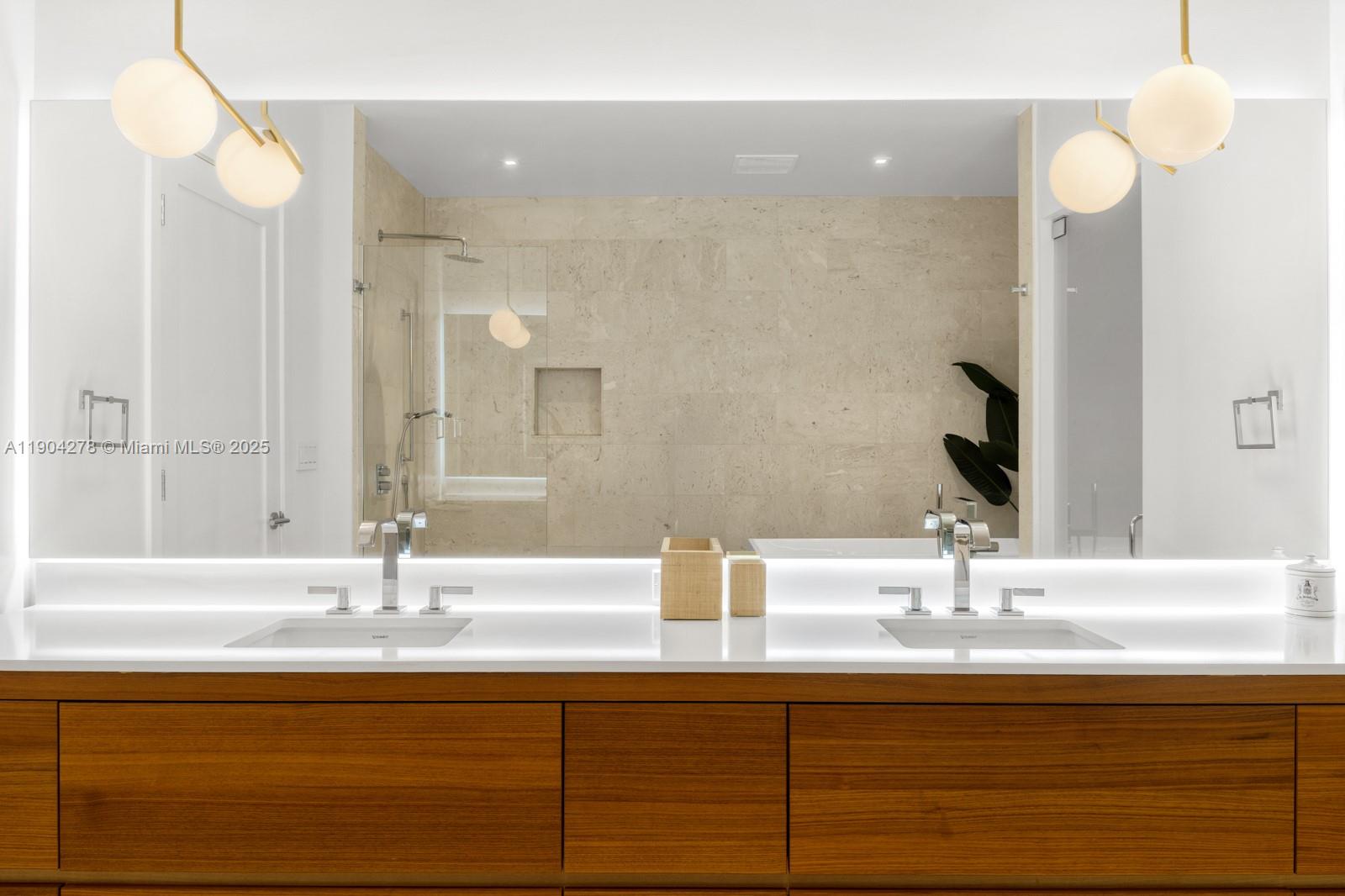 BRICKELLS FLAGLER - Residential