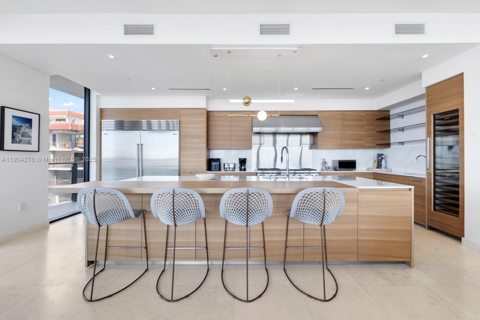 3581 E Glencoe St 501