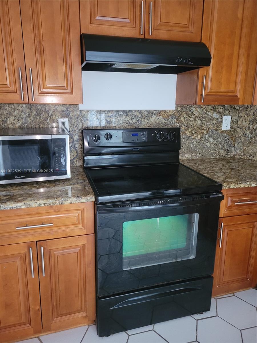 ARLEN HOUSE CONDO - Land