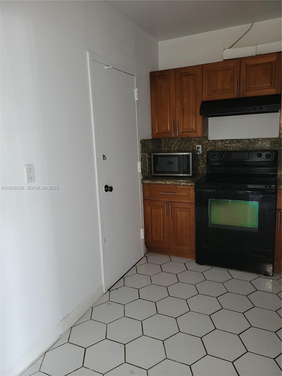 ARLEN HOUSE CONDO - Land