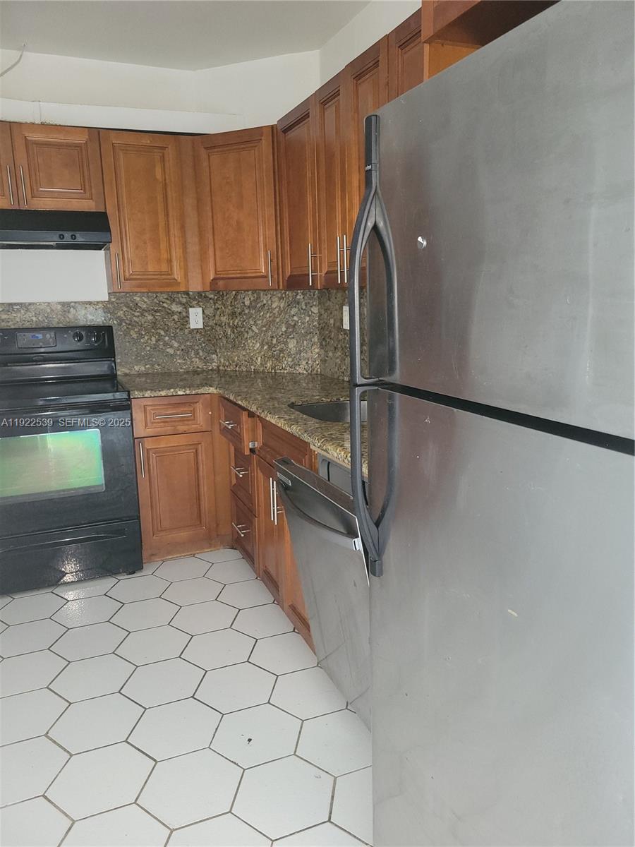 ARLEN HOUSE CONDO - Land