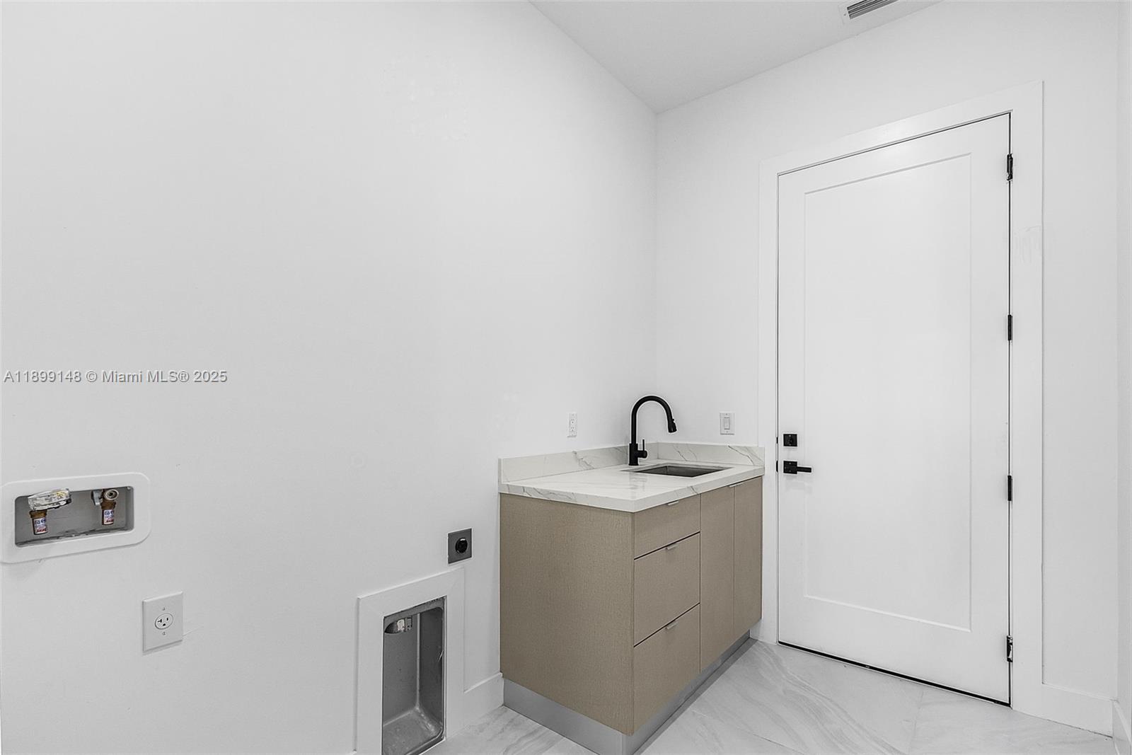 CAPE CORAL UNIT 90 - Residential