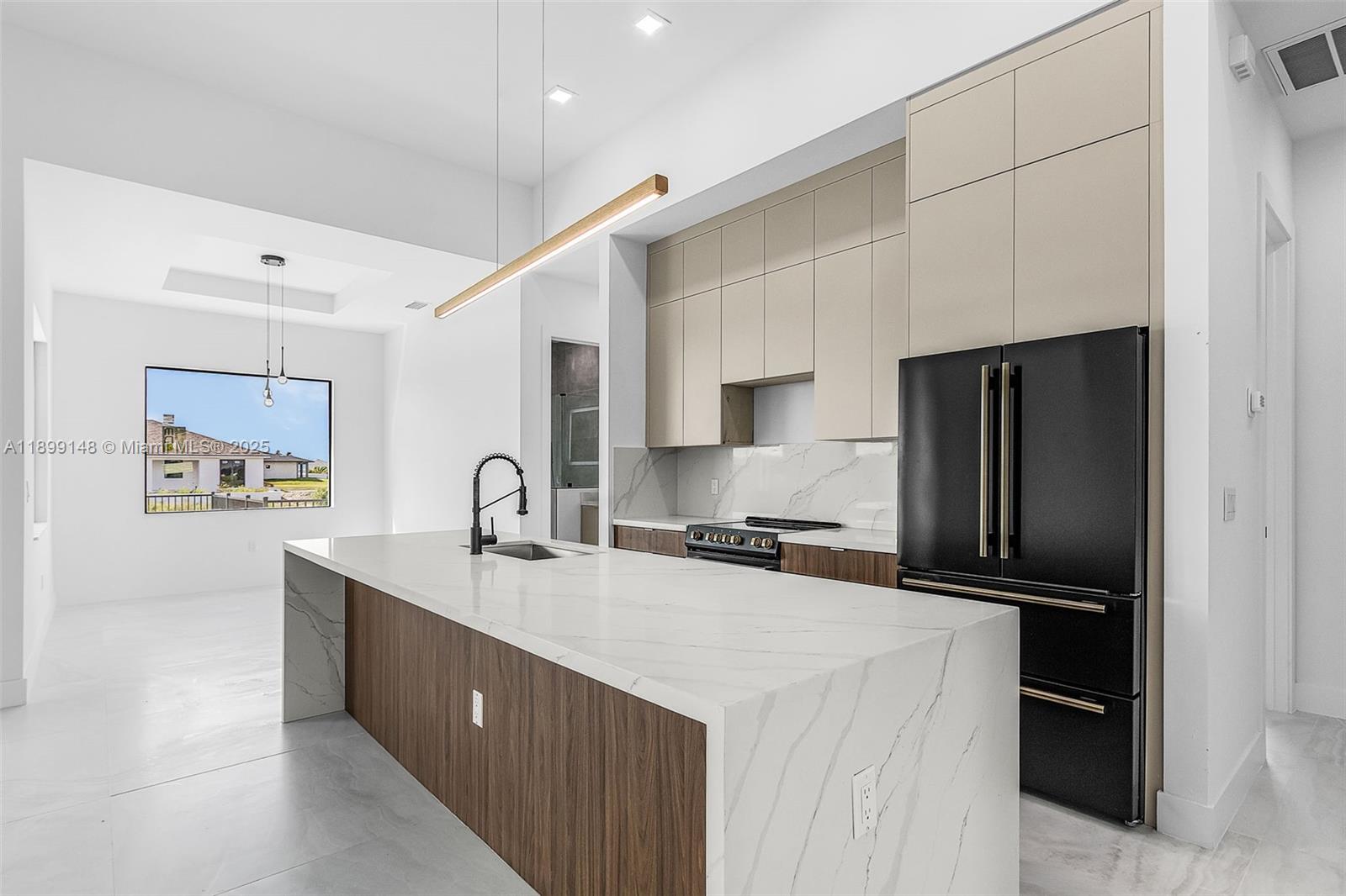 CAPE CORAL UNIT 90 - Residential