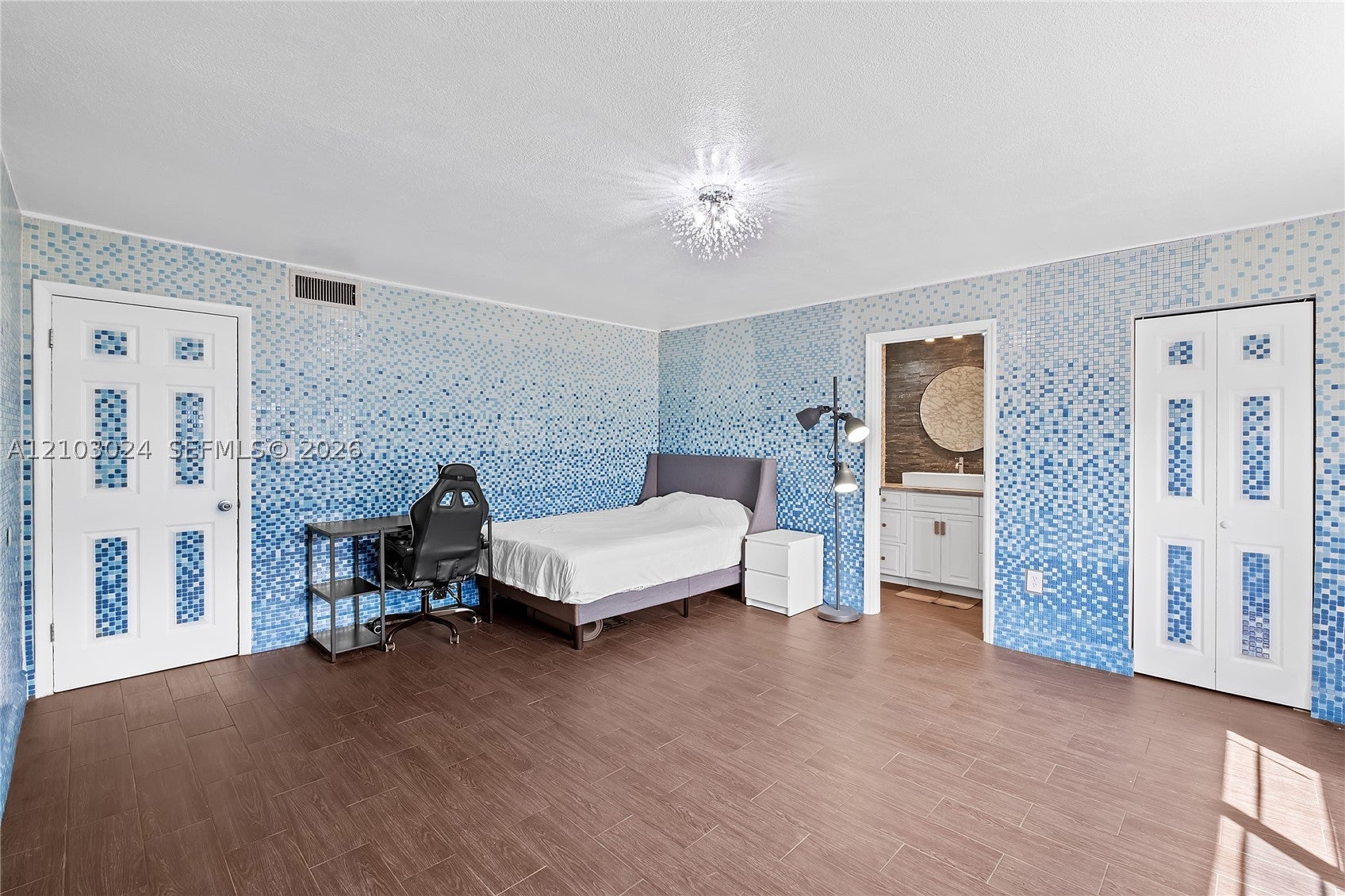 3665 NE 167th St 409