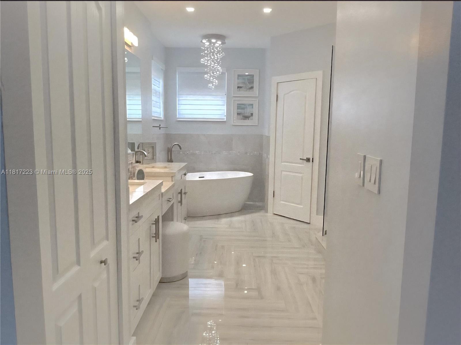 KENDALL COUNTRY ESTATES. - Residential