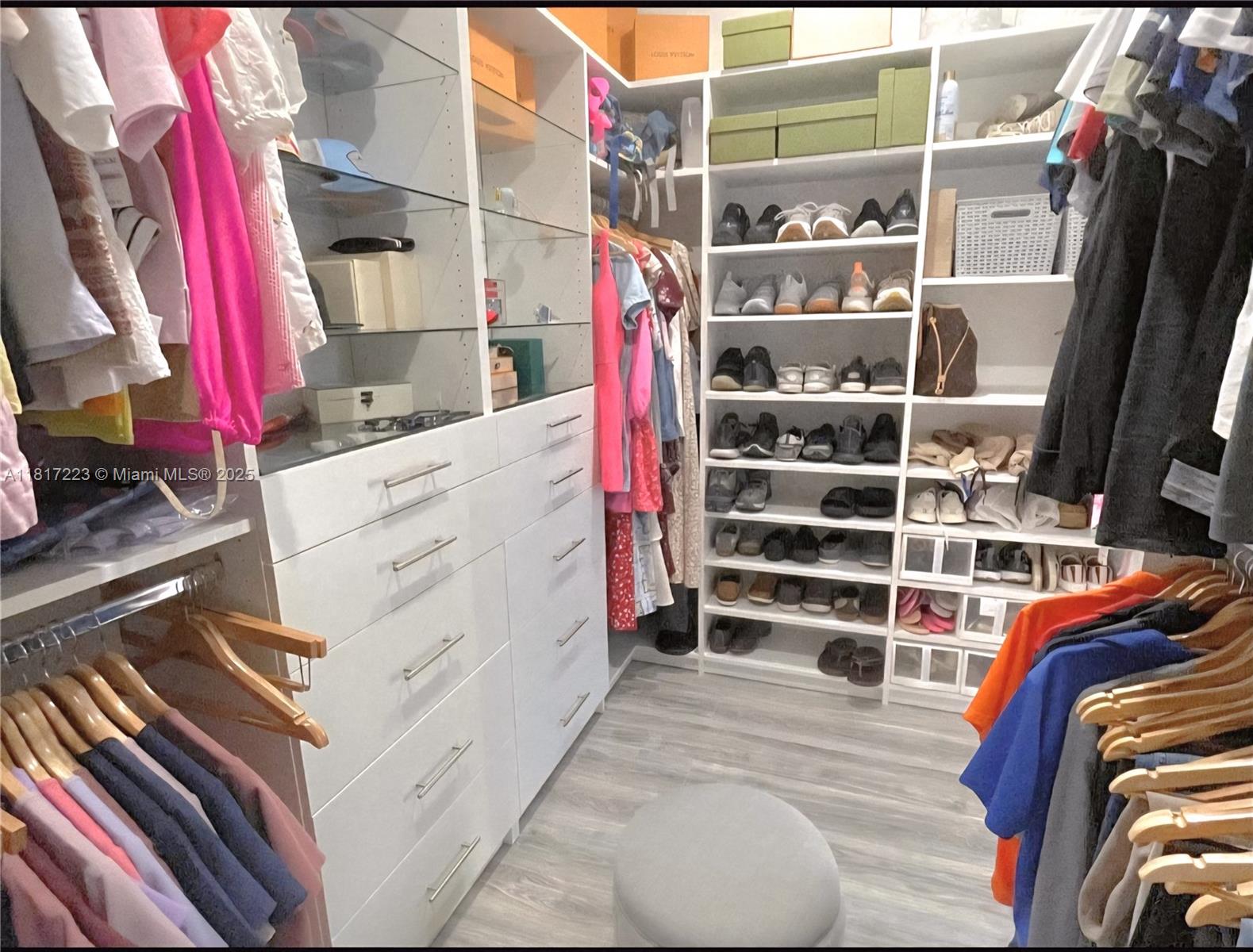 KENDALL COUNTRY ESTATES. - Residential