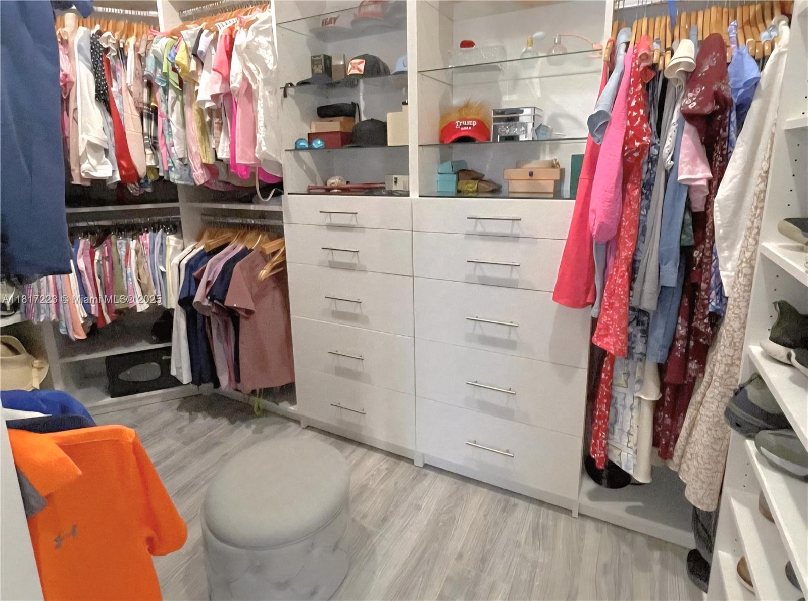 KENDALL COUNTRY ESTATES. - Residential