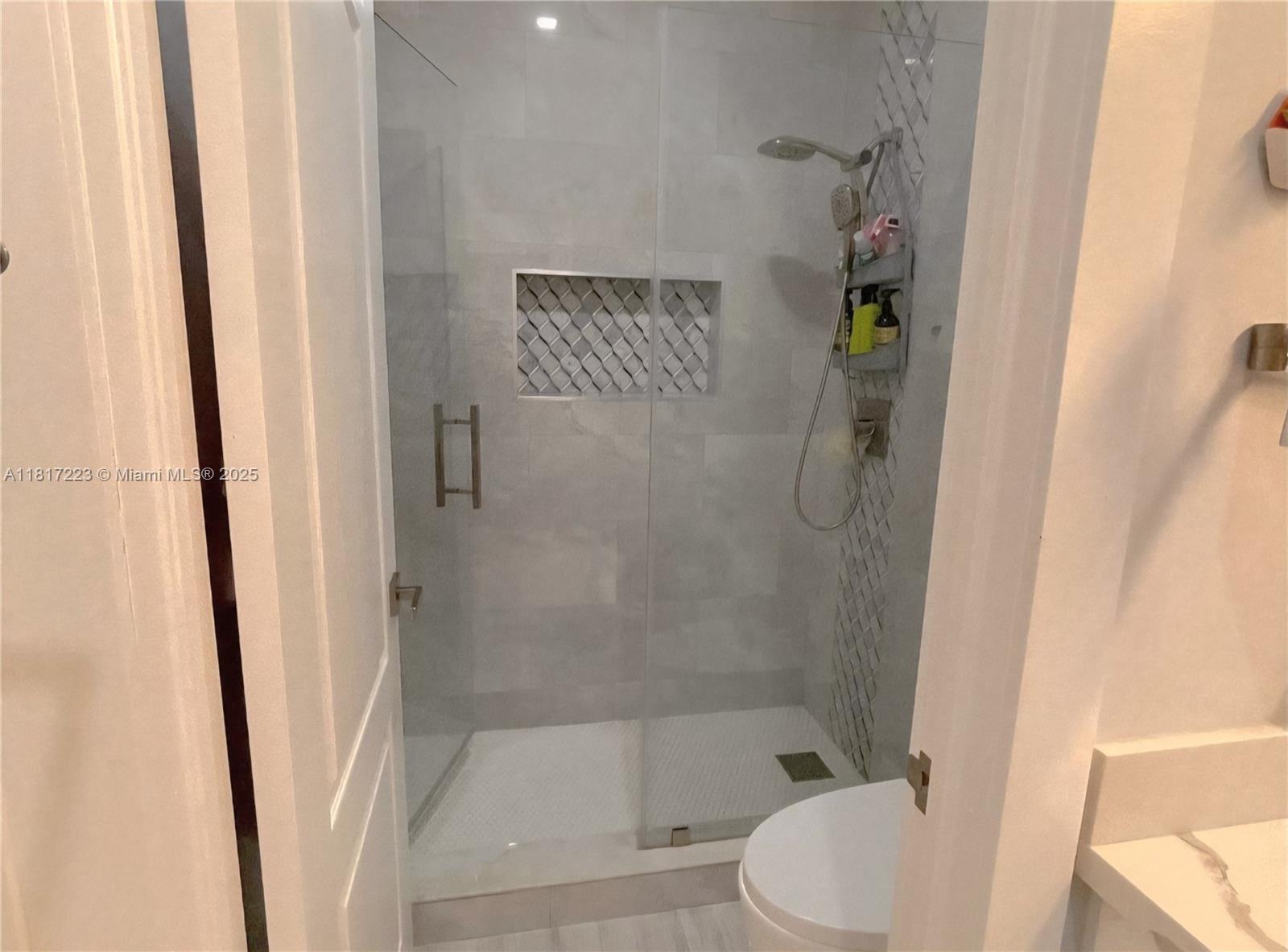 KENDALL COUNTRY ESTATES. - Residential