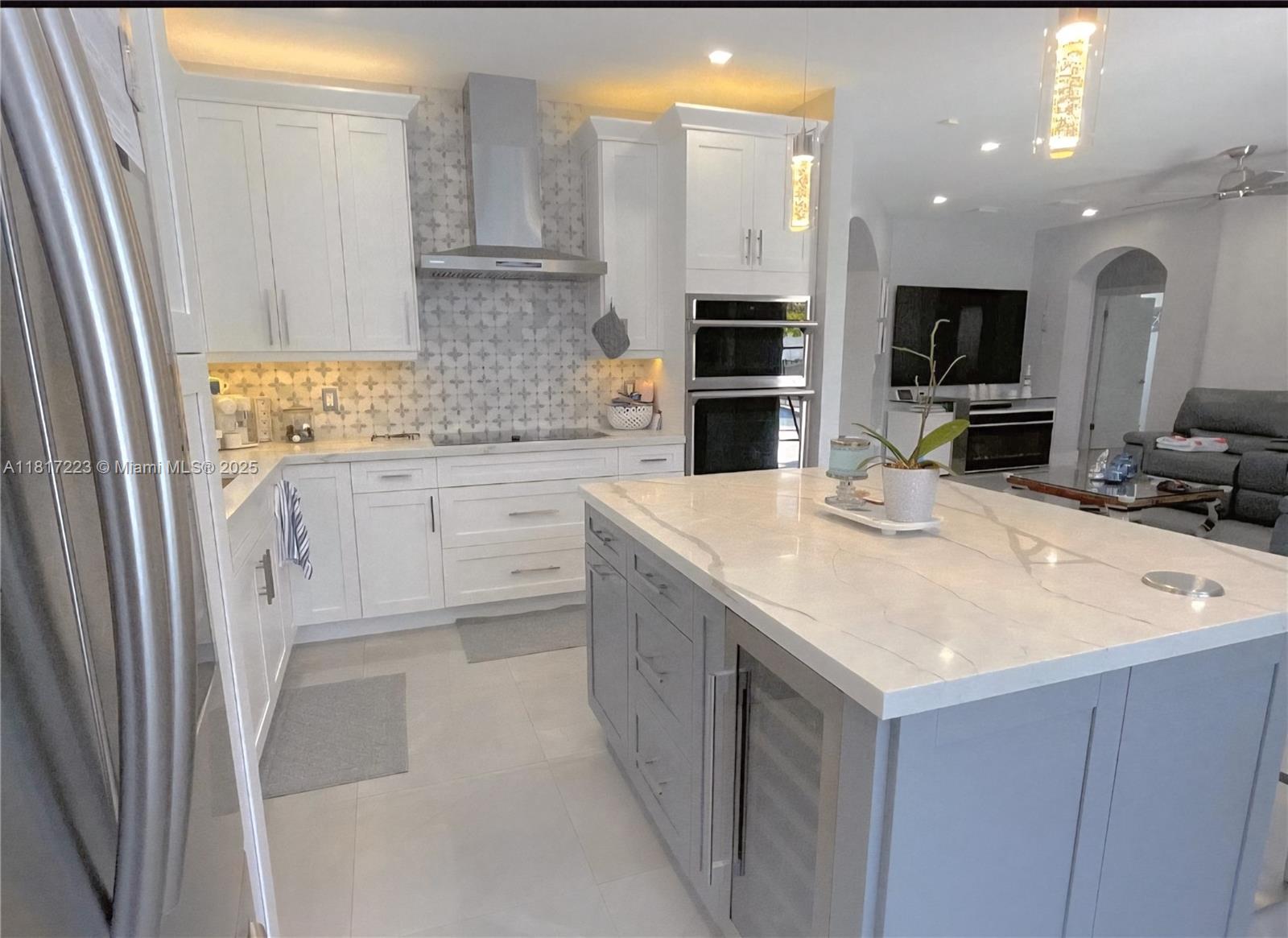 KENDALL COUNTRY ESTATES. - Residential