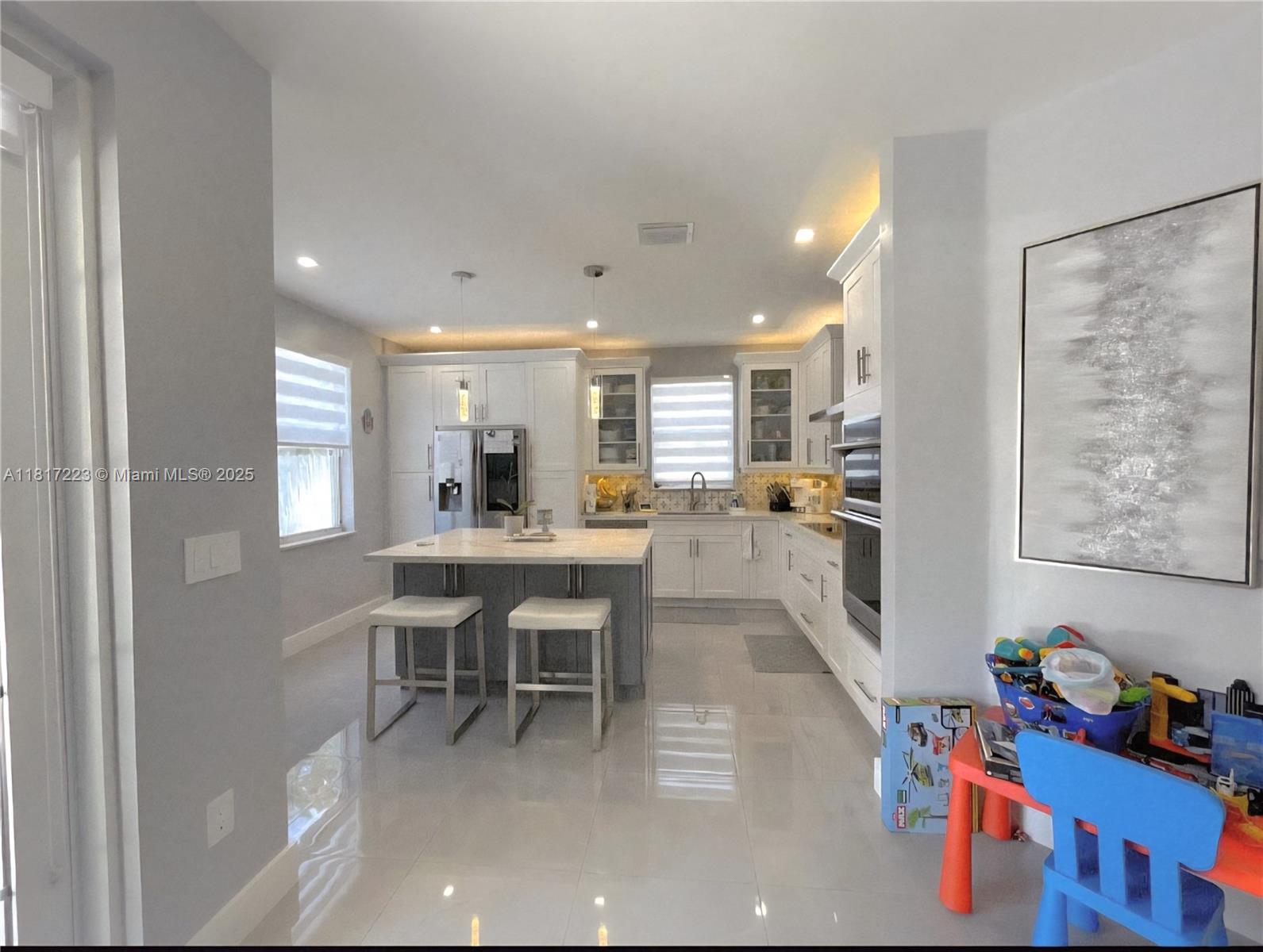 KENDALL COUNTRY ESTATES. - Residential