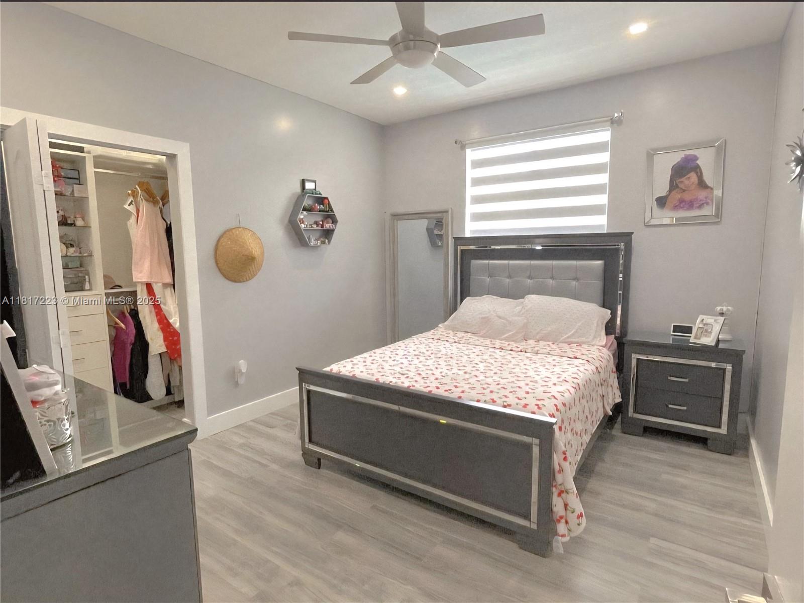 KENDALL COUNTRY ESTATES. - Residential