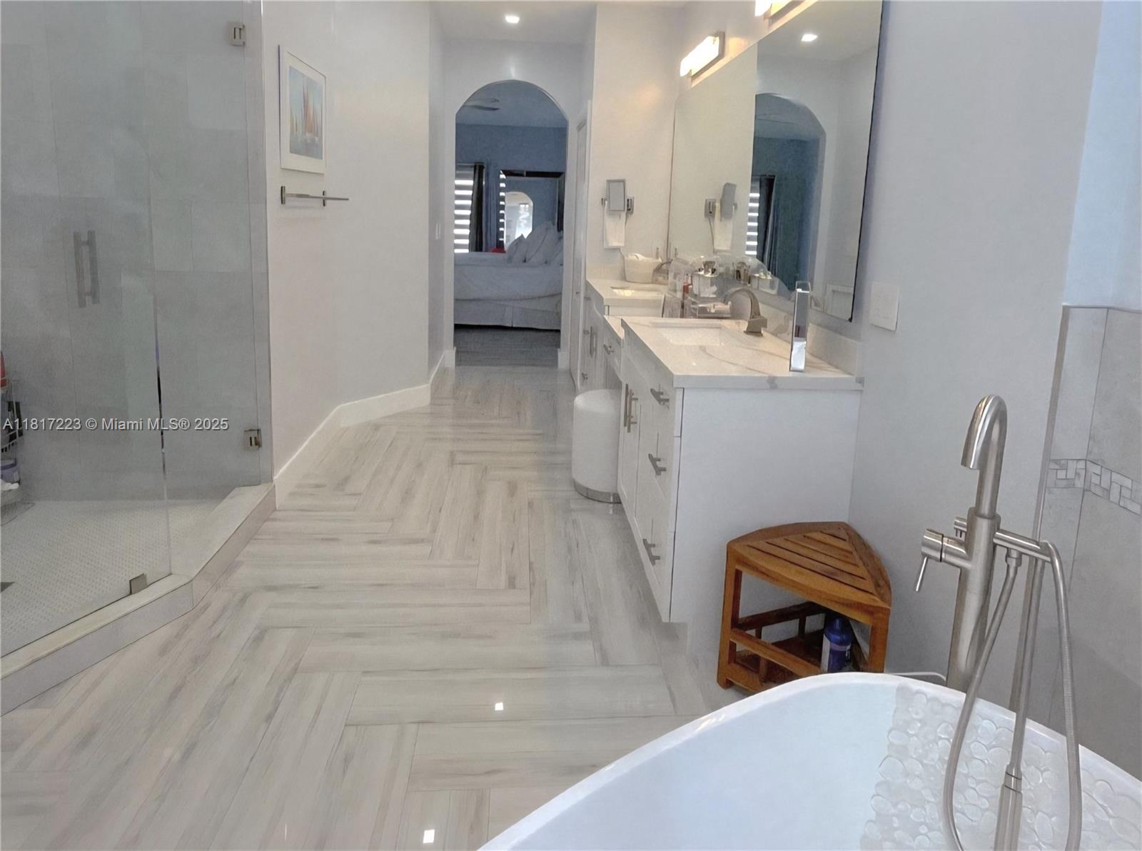 KENDALL COUNTRY ESTATES. - Residential