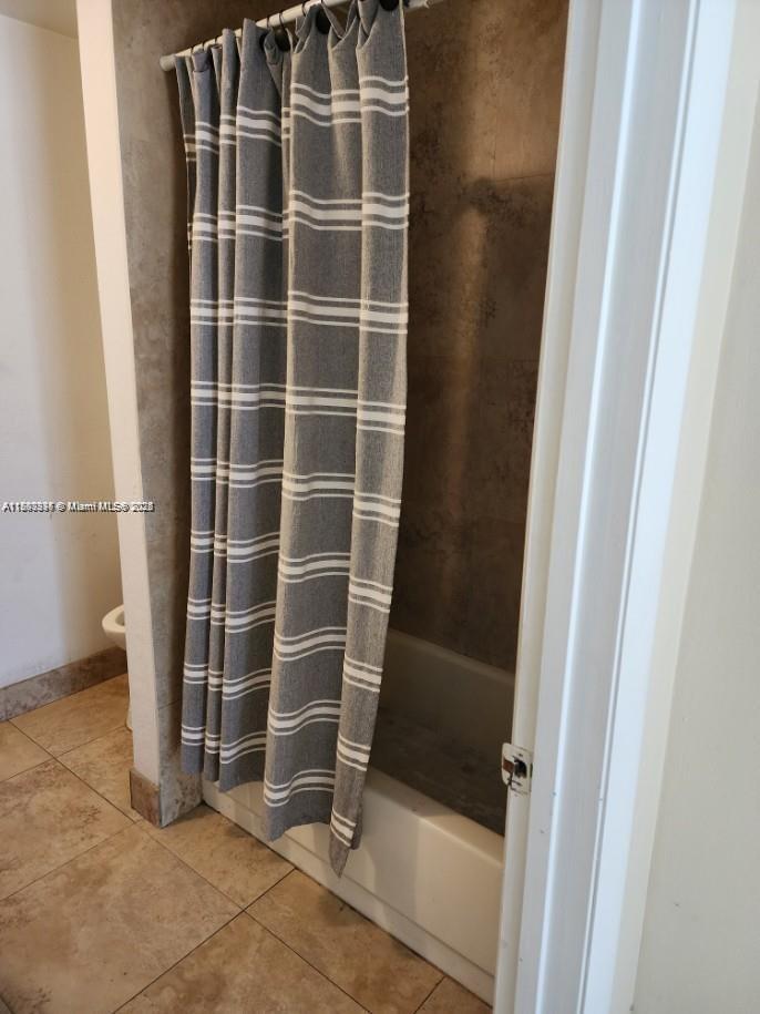 MARINA OAKS CONDO - Residential Lease