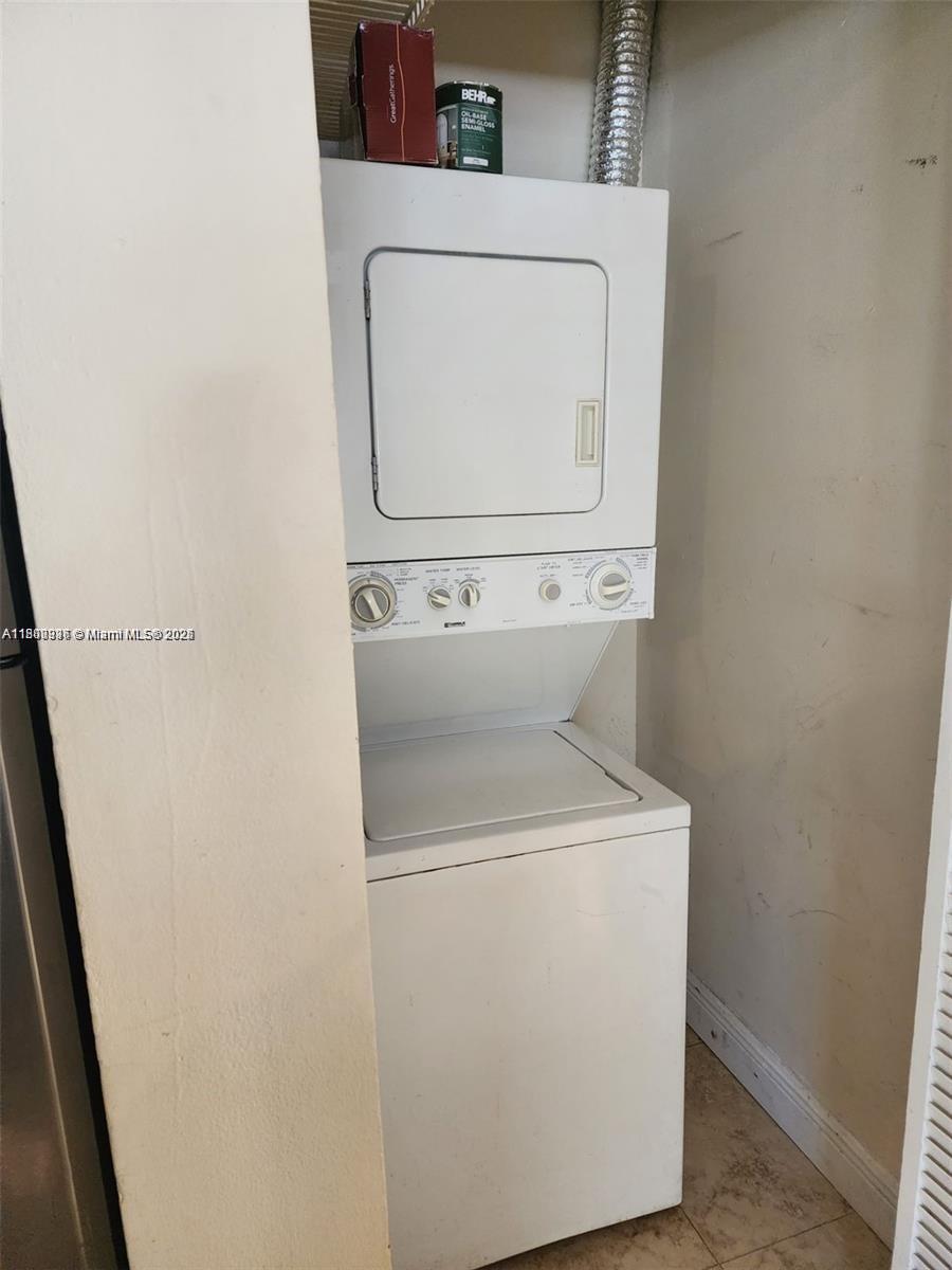 MARINA OAKS CONDO - Residential Lease