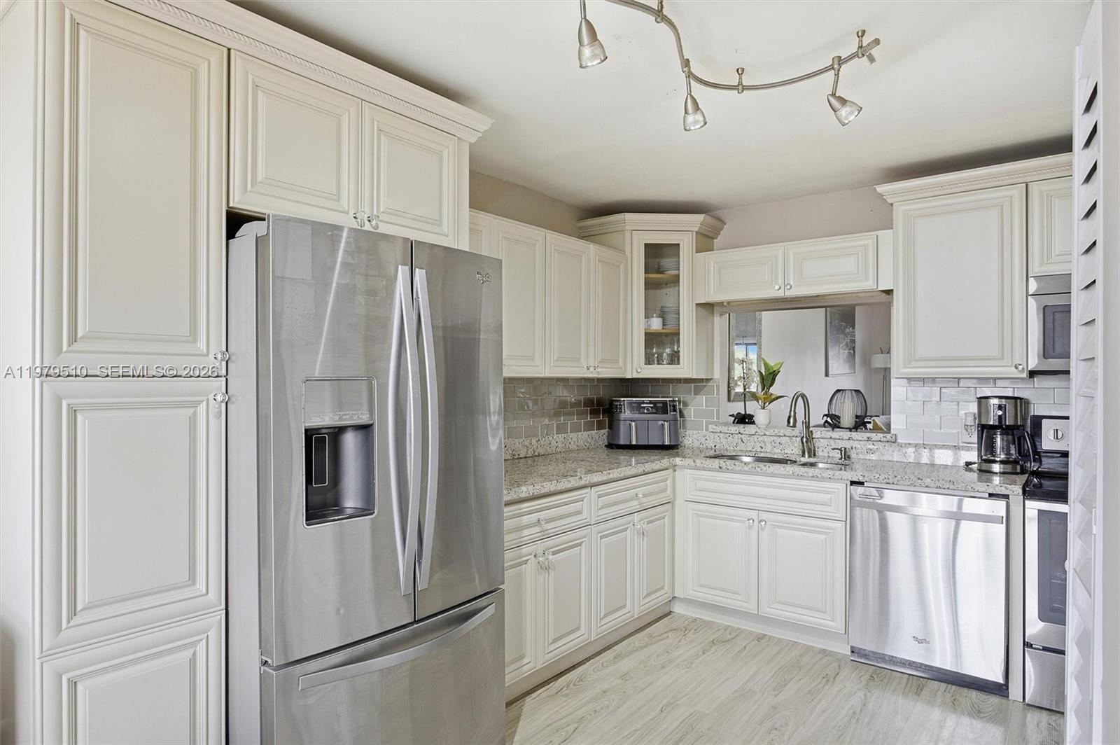 VILLAS OF BONAVENTURE AT - Residential