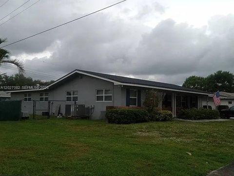 Tiny photo for 7461 NW 6th St, Plantation, FL 33317 (MLS # A12027082)