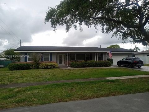 Photo of 7461 NW 6th St, Plantation, FL 33317 (MLS # A12027082)