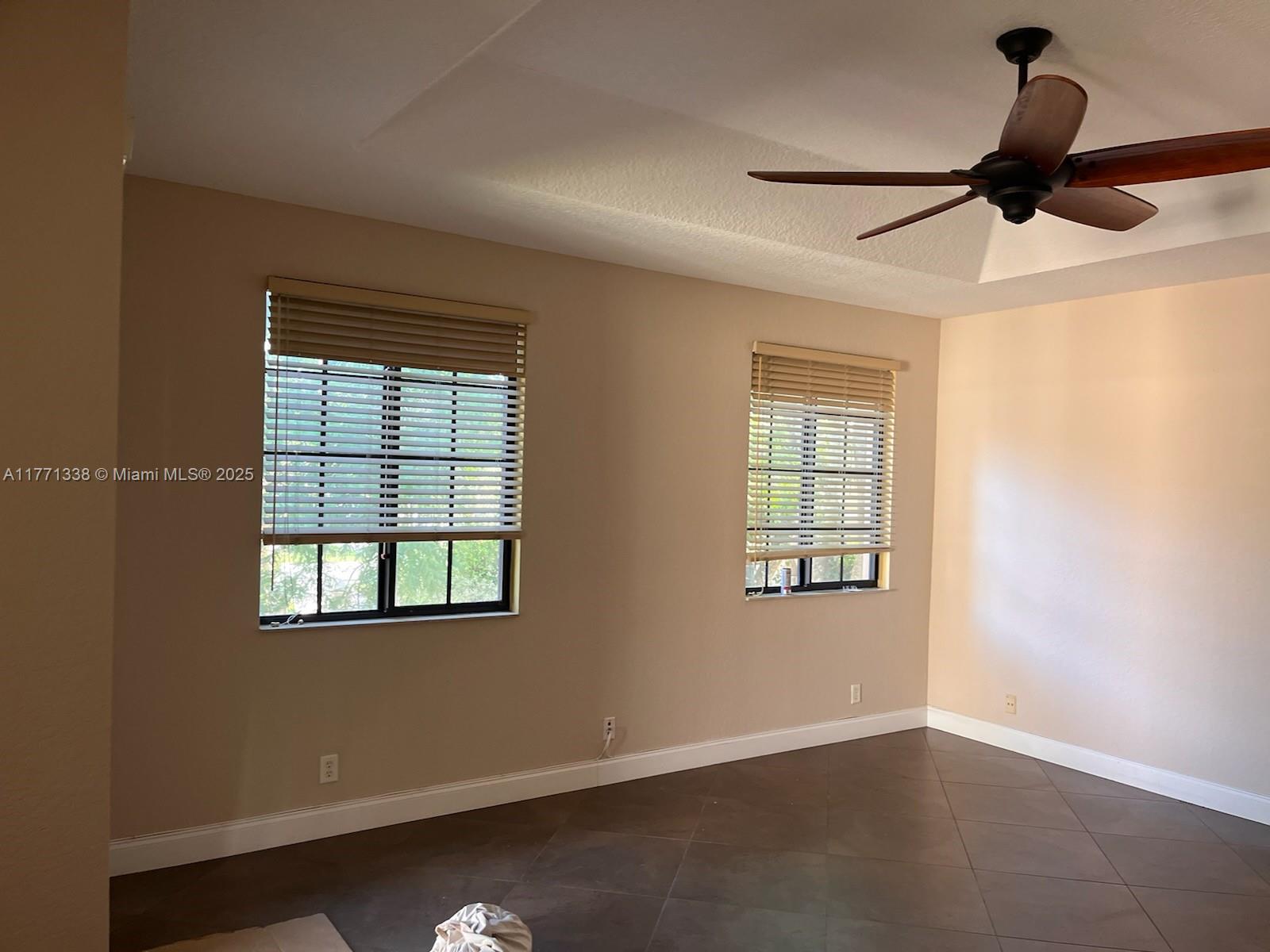 2810 Center Ct Dr 3-29