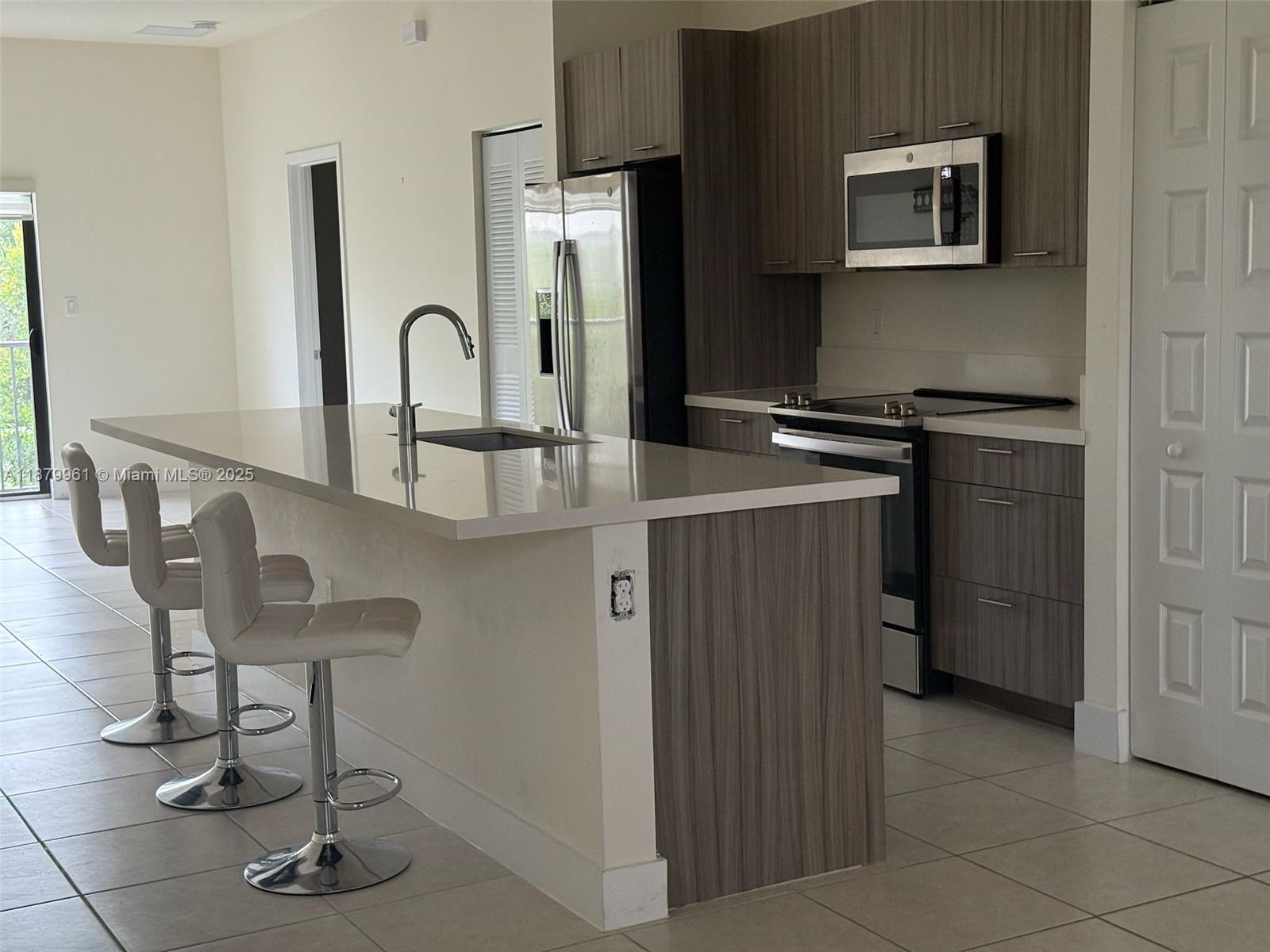 GRAND BAY SOUTH VILLAS - Residential Lease