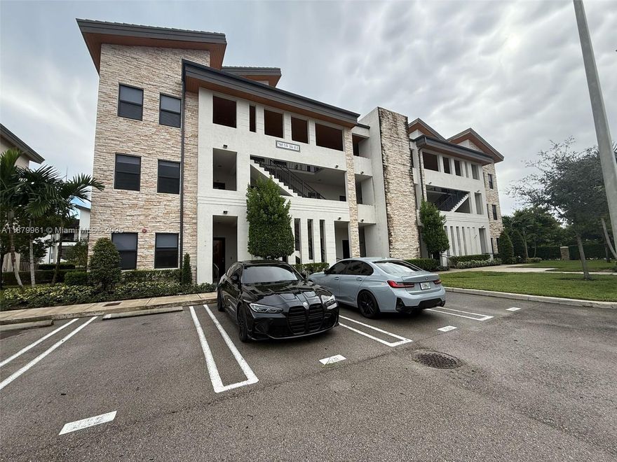 Beautiful Corner Unit 3 bed 2 bath condo at Doral in Park Central (Apex)Ceramic and Carpets in the Bedrooms floors , modern open kitchen with stainless steel appliances and quartz counters, washer and dryer inside unit, Gated community, one assigned parking and plenty of guest parking. Included with the rental is the access to beautiful Grand Central Clubhouse, with state of the art amenities like pools, cabanas, tennis, and gym.