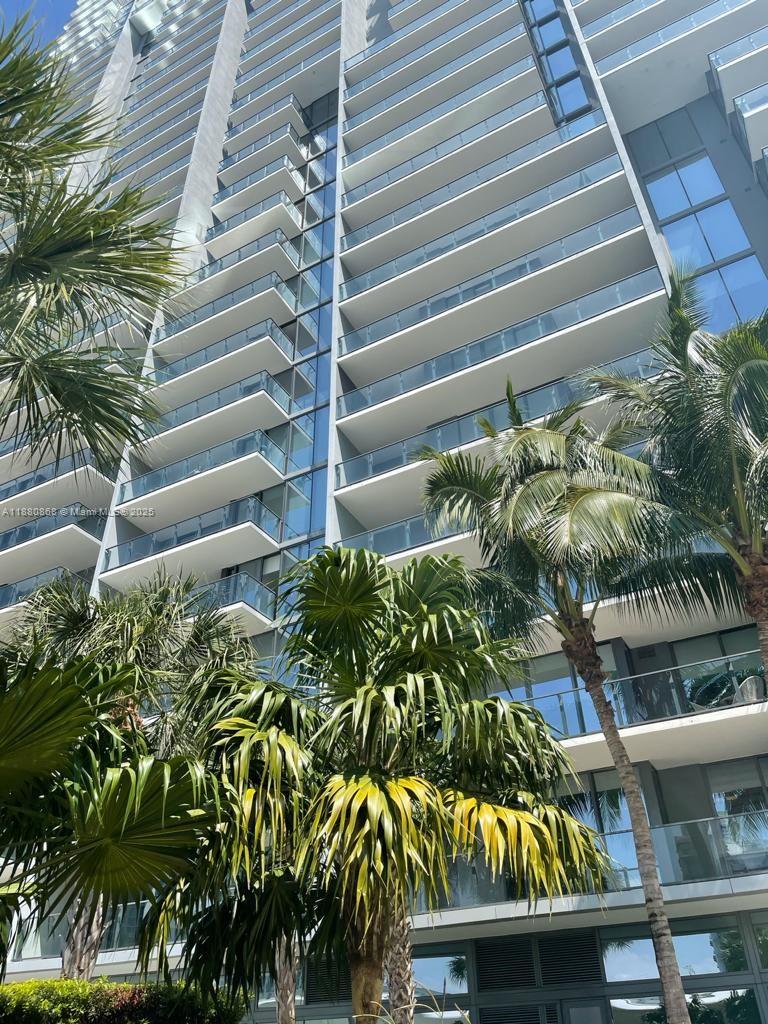 68 SE 6th St 2303